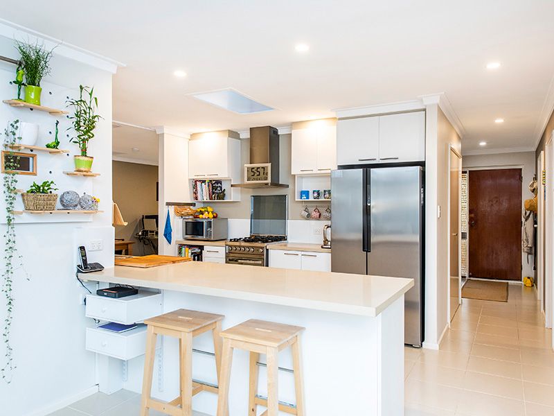 77 Seabrooke Avenue, Rockingham, WA 6168