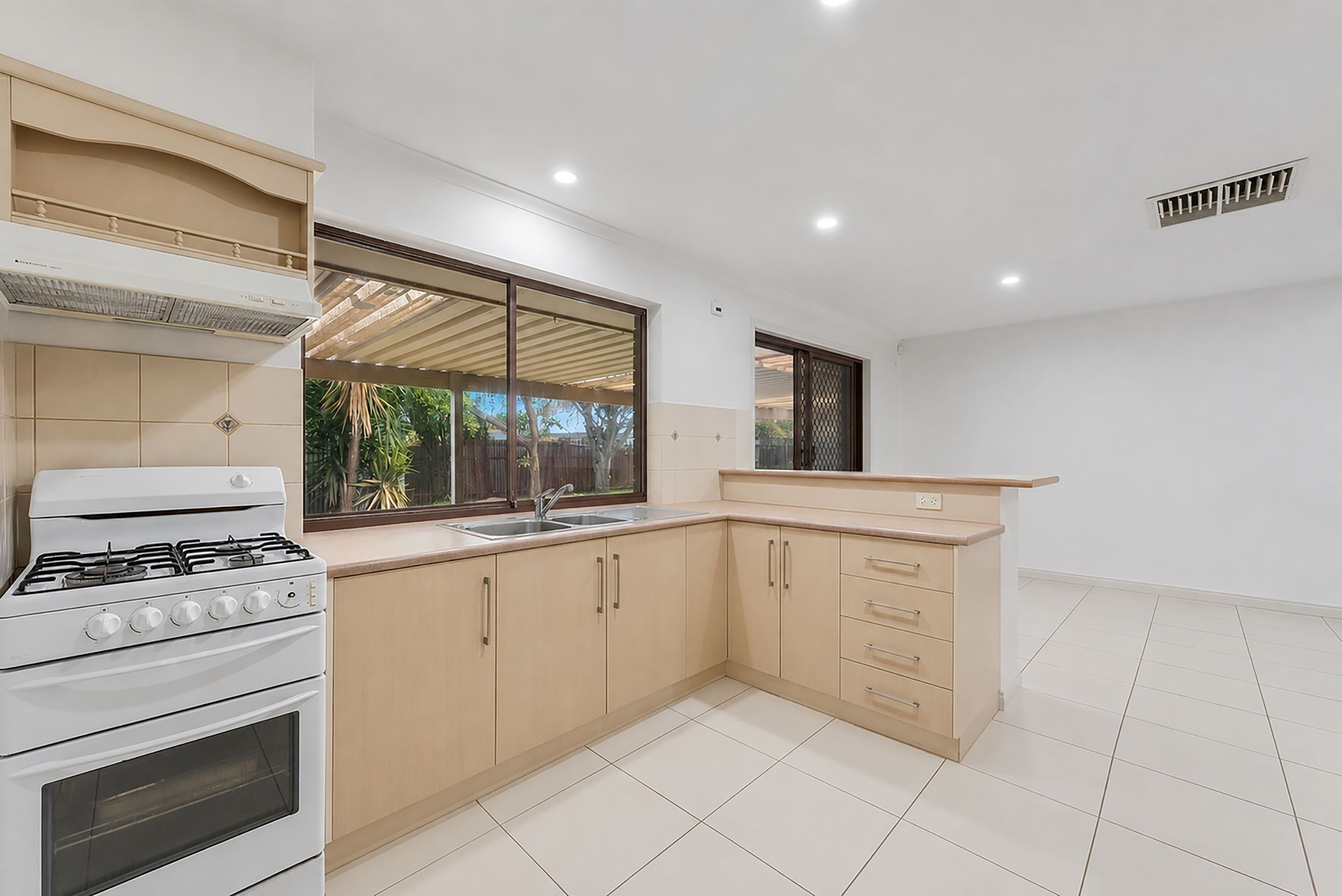 18 Taarnby Drive — photo 4 of 11