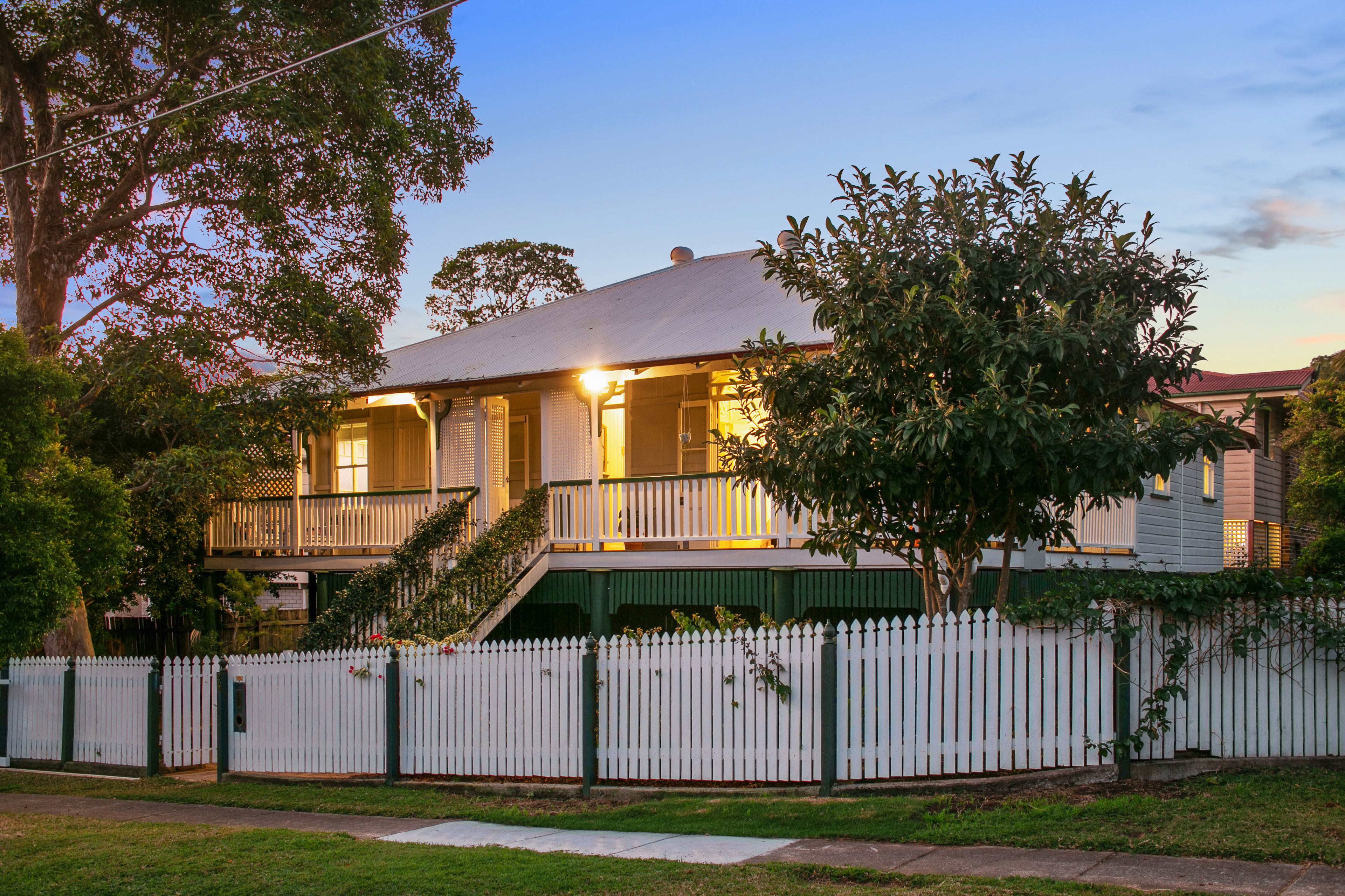 24 Woodville Place, Annerley QLD 4103
