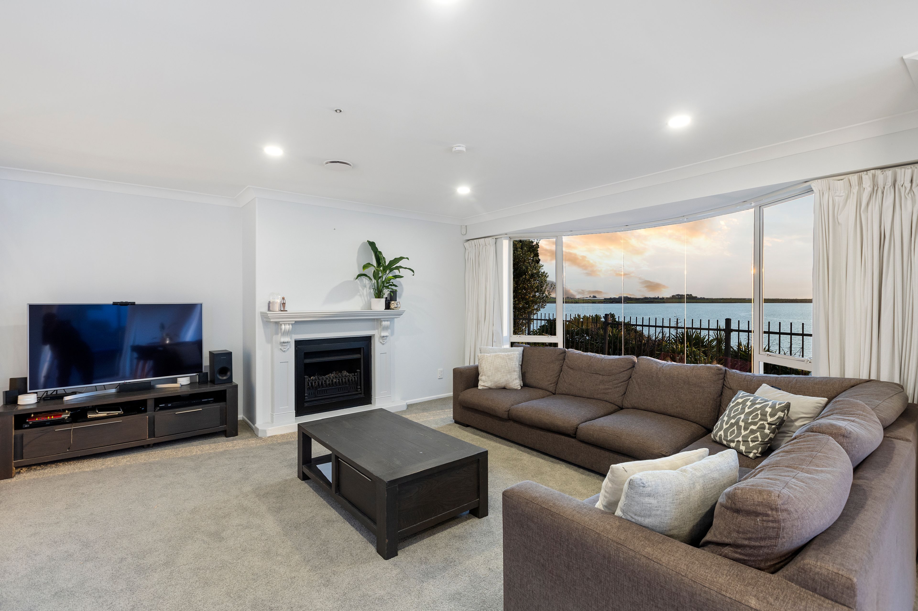 27 St Annes Crescent, Wattle Downs, Manukau City