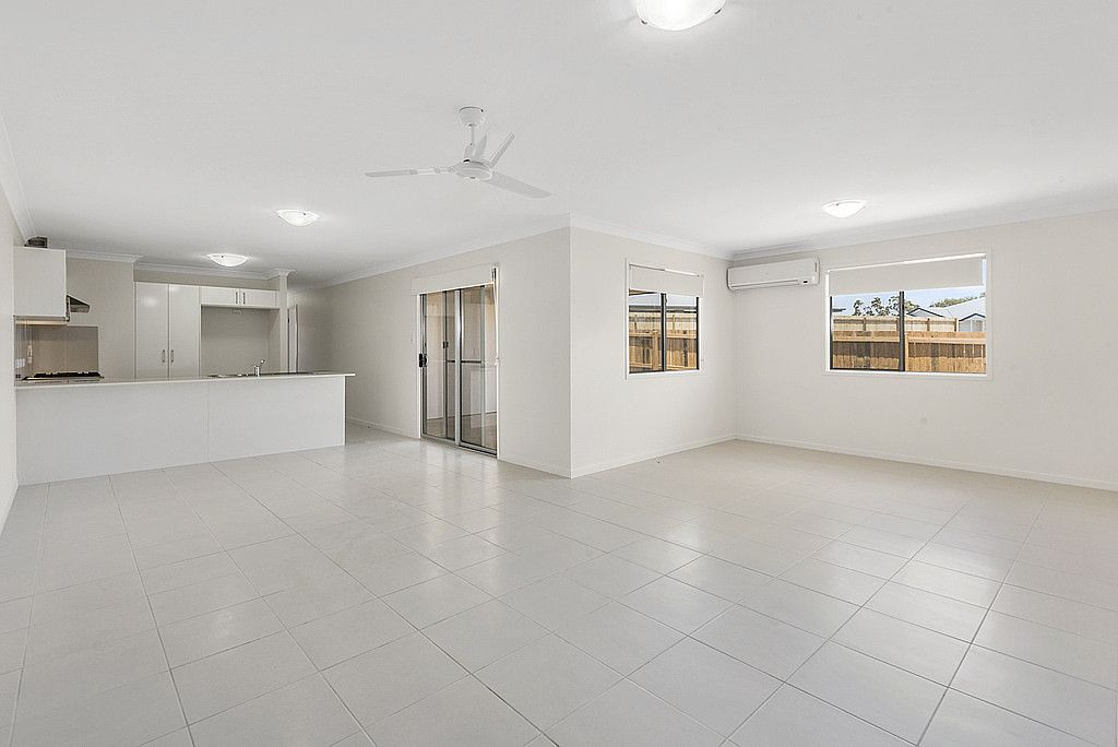 1 & 2/5 Templeton Court, Westbrook, QLD 4350
