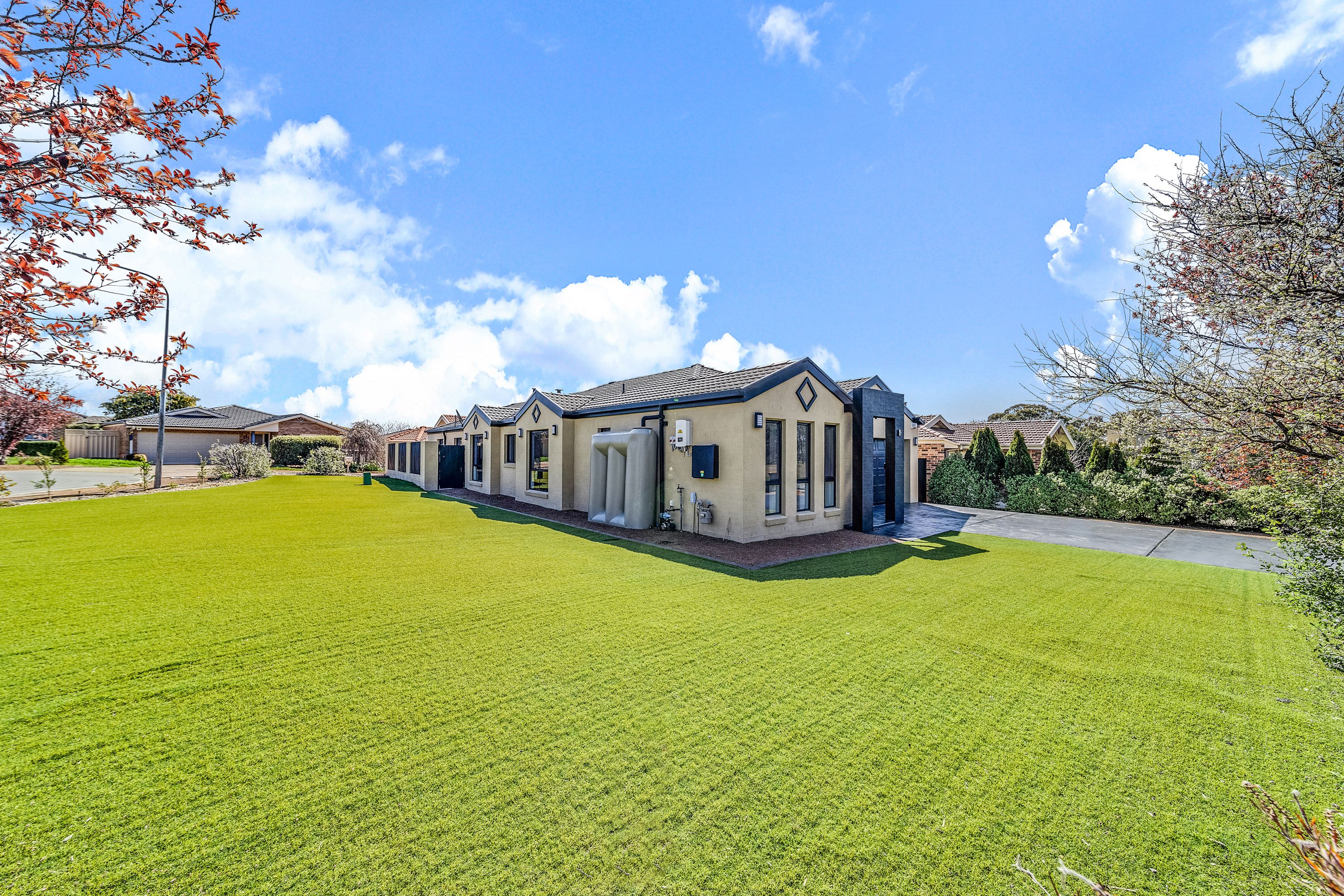 10 Splayd Close, Dunlop, ACT 2615 Sold House Ray White Canberra