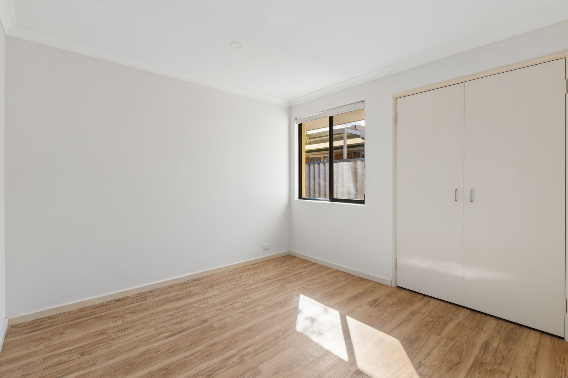 31/11 Elvire Street — photo 5 of 17