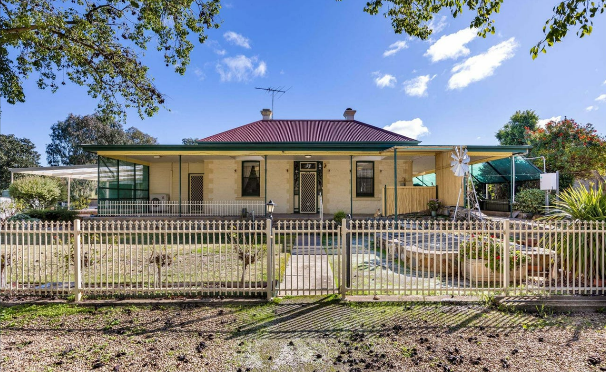 3 Adelaide Road, Greenock, SA 5360