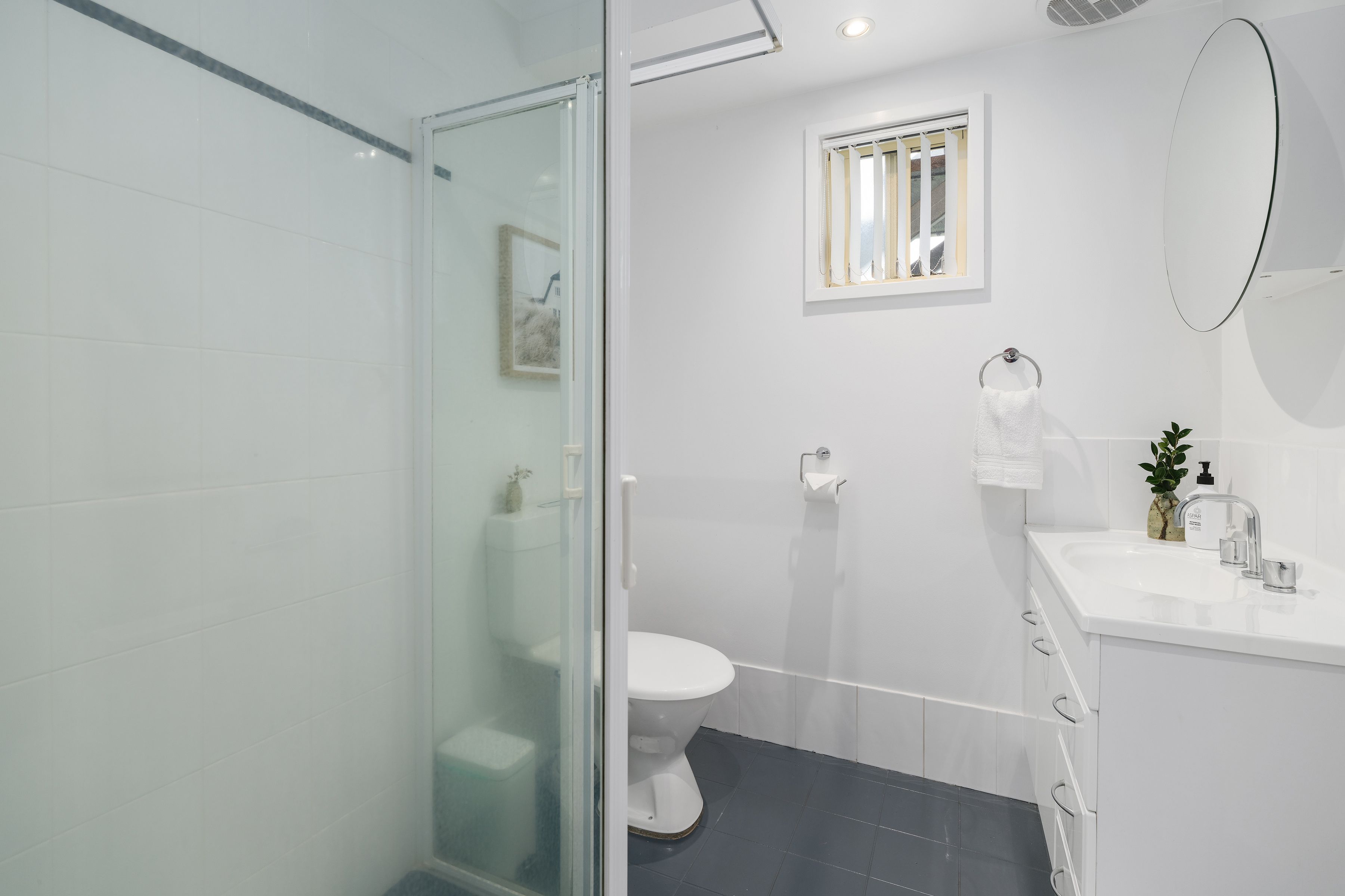 16 Elizabeth Avenue — photo 10 of 27