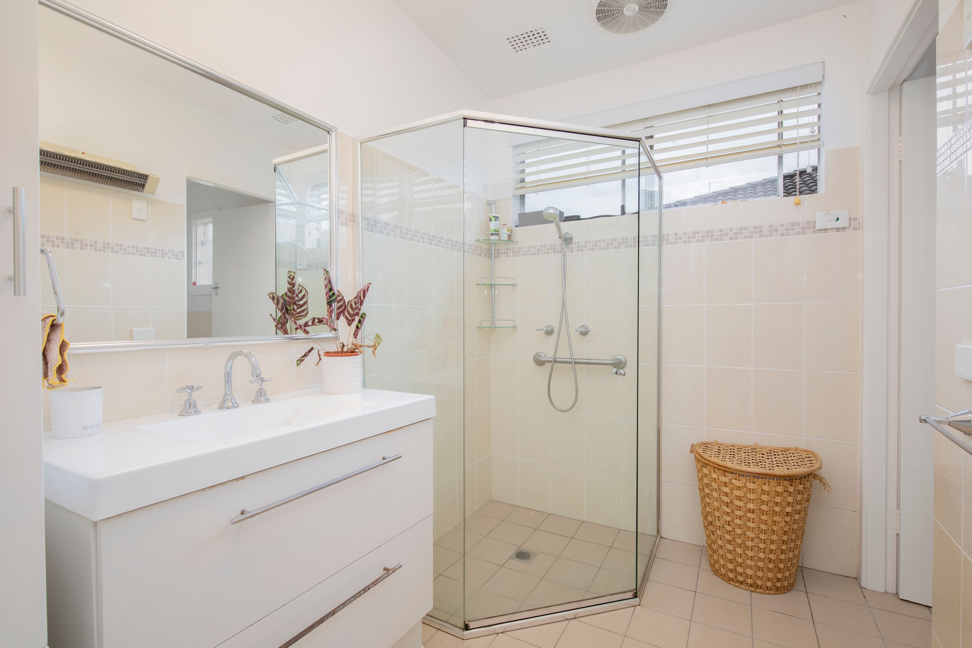 35 Kahibah Road — photo 5 of 17