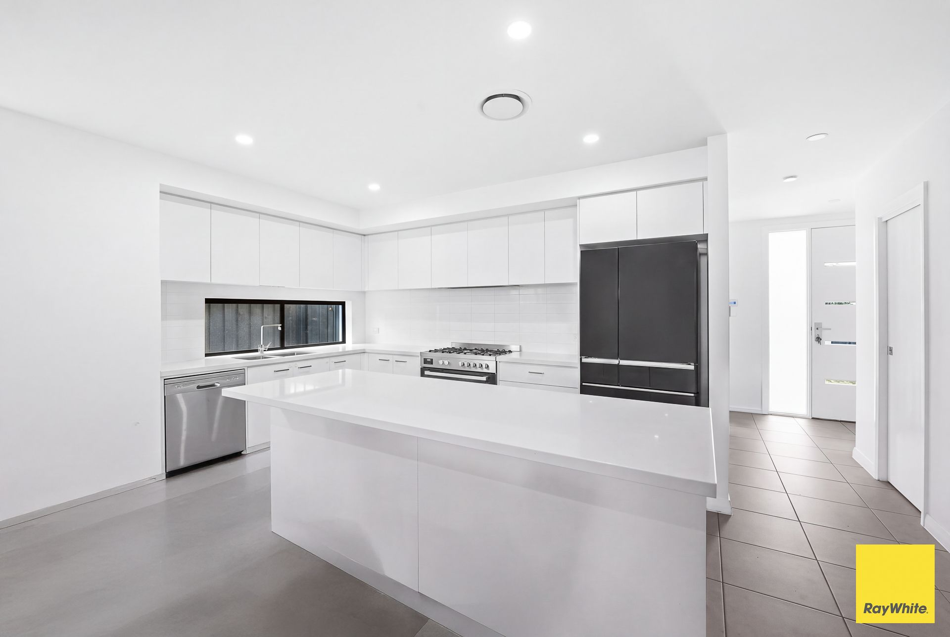 4 Dransfield Drive — photo 3 of 16
