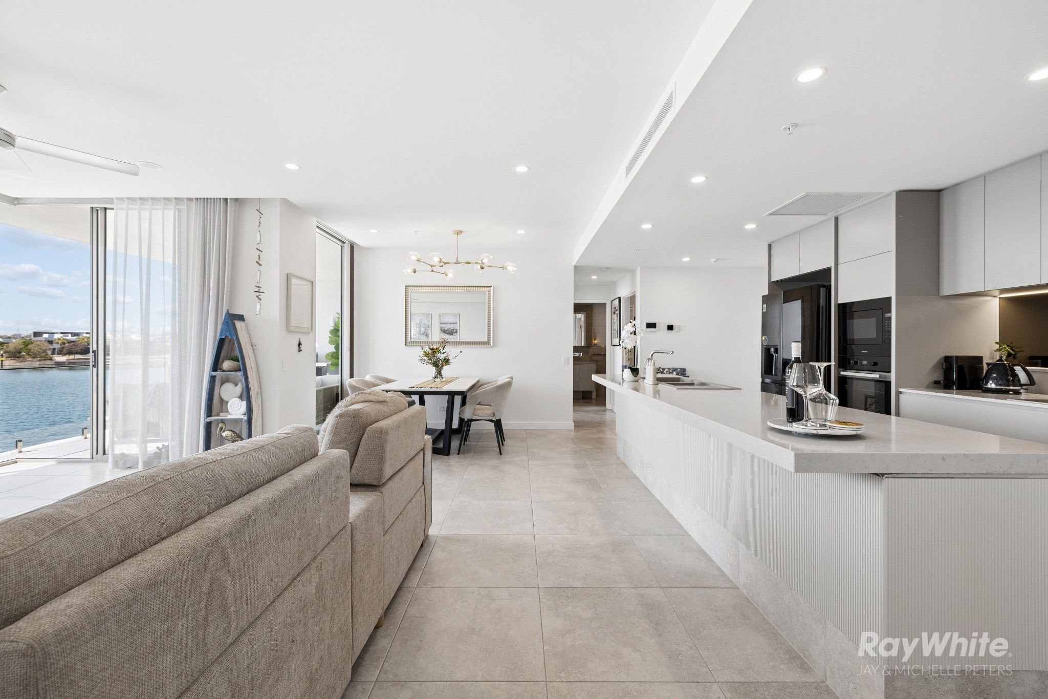 203/15 Aqua Street — photo 10 of 24