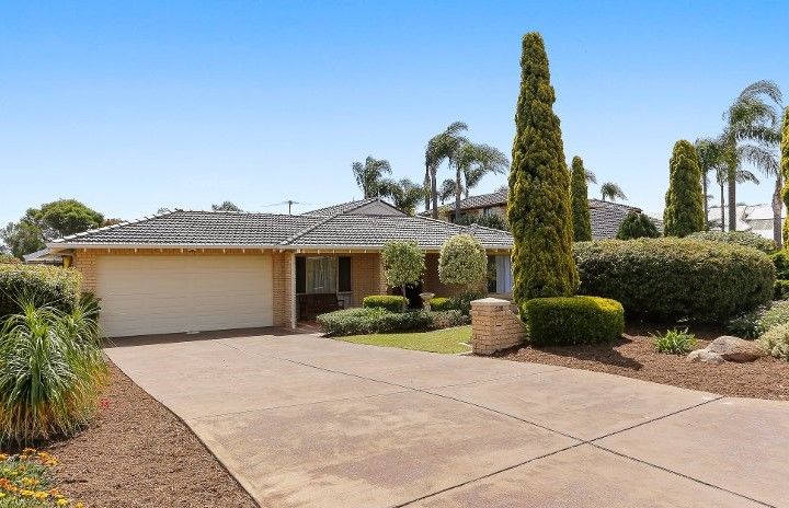 320 Summerlakes Parade, Ballajura WA 6066