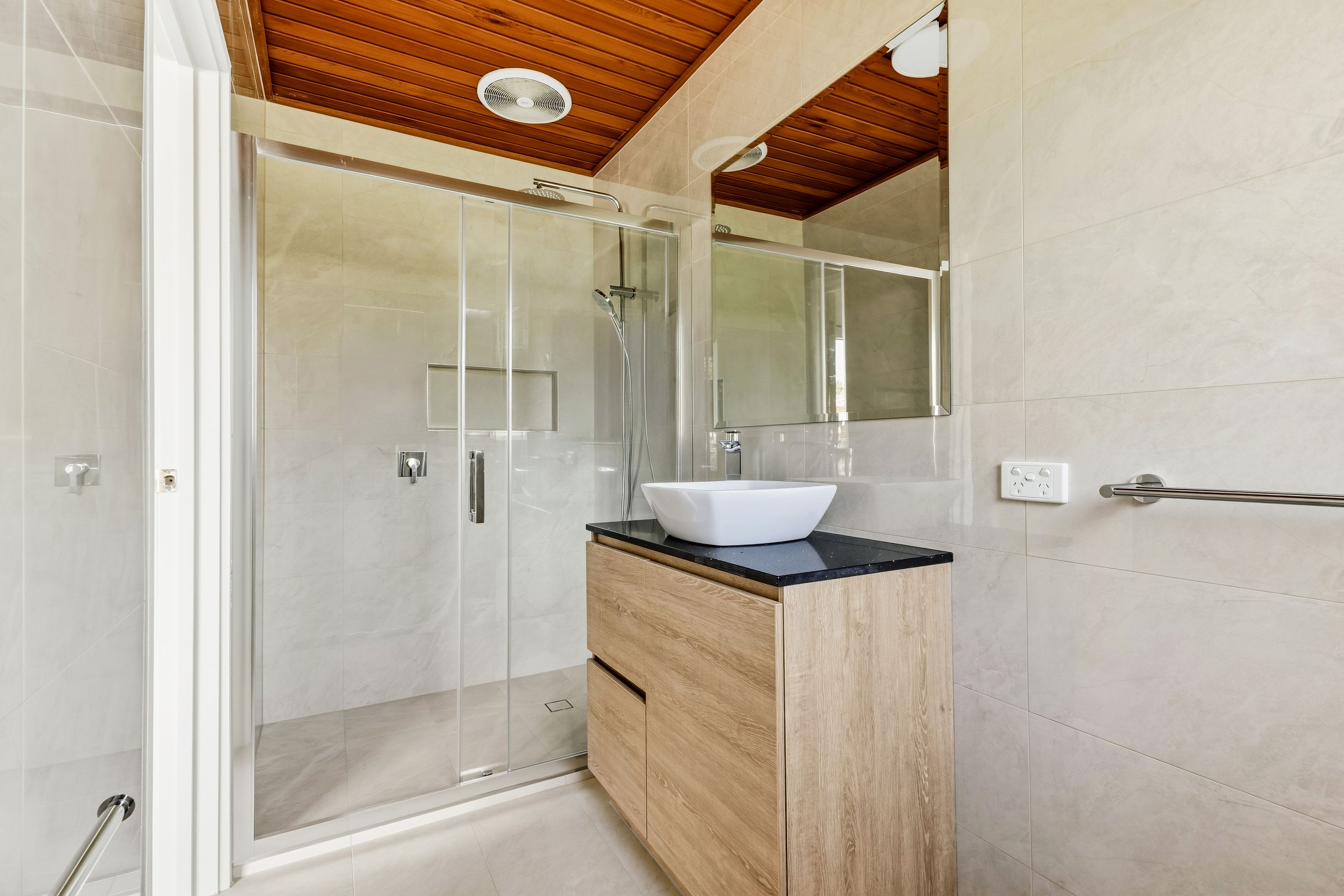 11 Newton Grove — photo 10 of 18