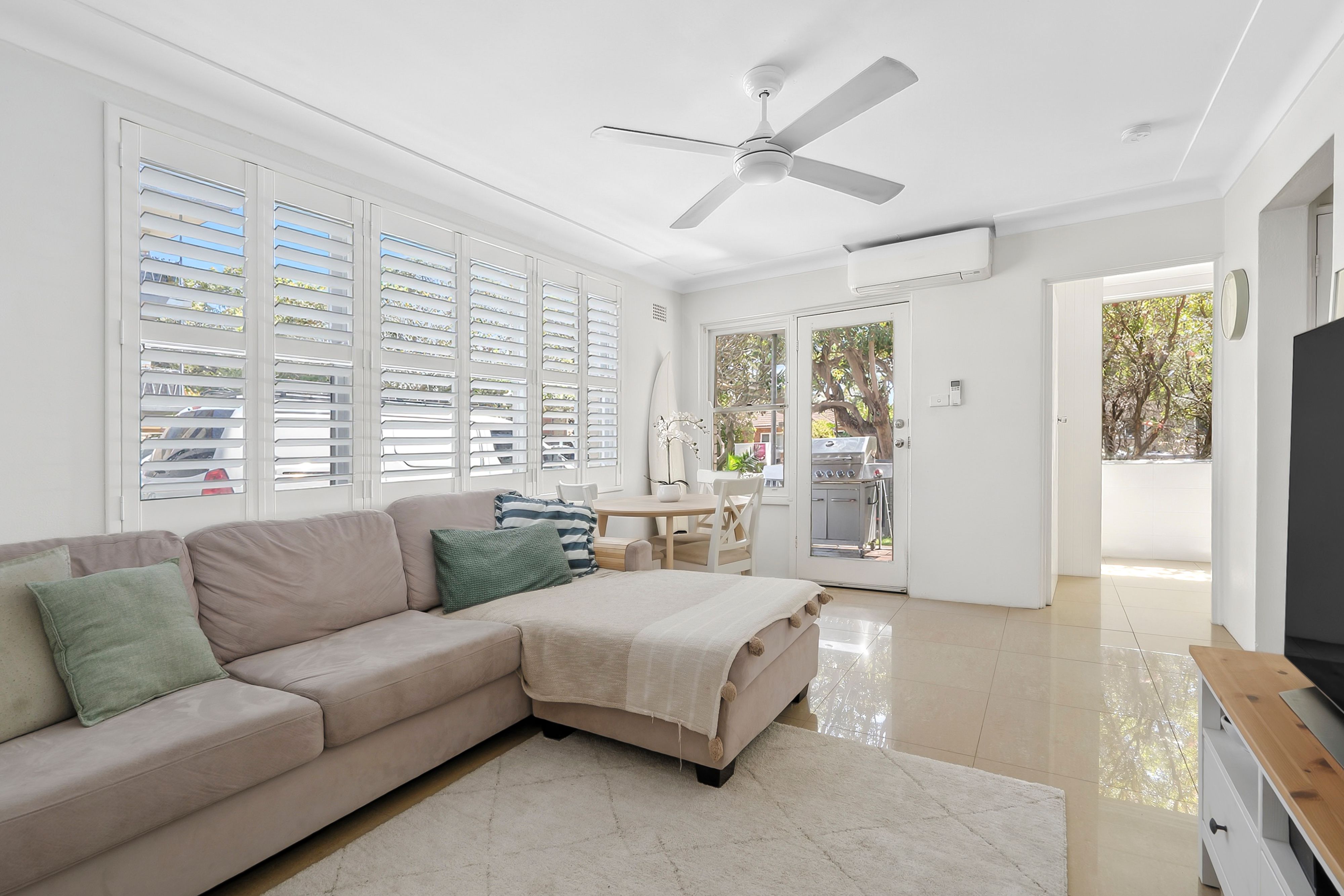 1/97-99 Oaks Avenue — photo from Ray White Northern Beaches
