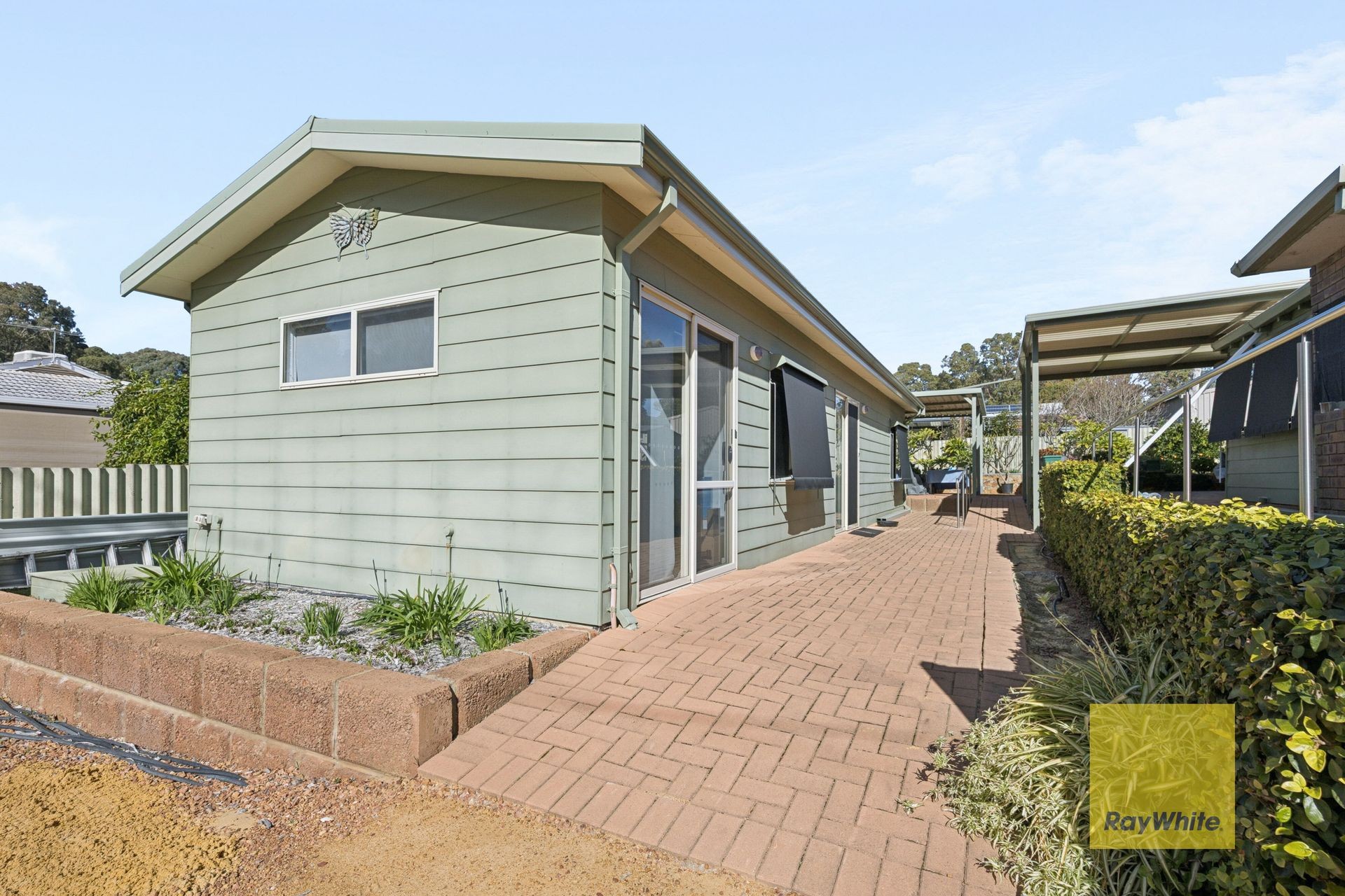 8 Flora Terrace, Lesmurdie, WA 6076