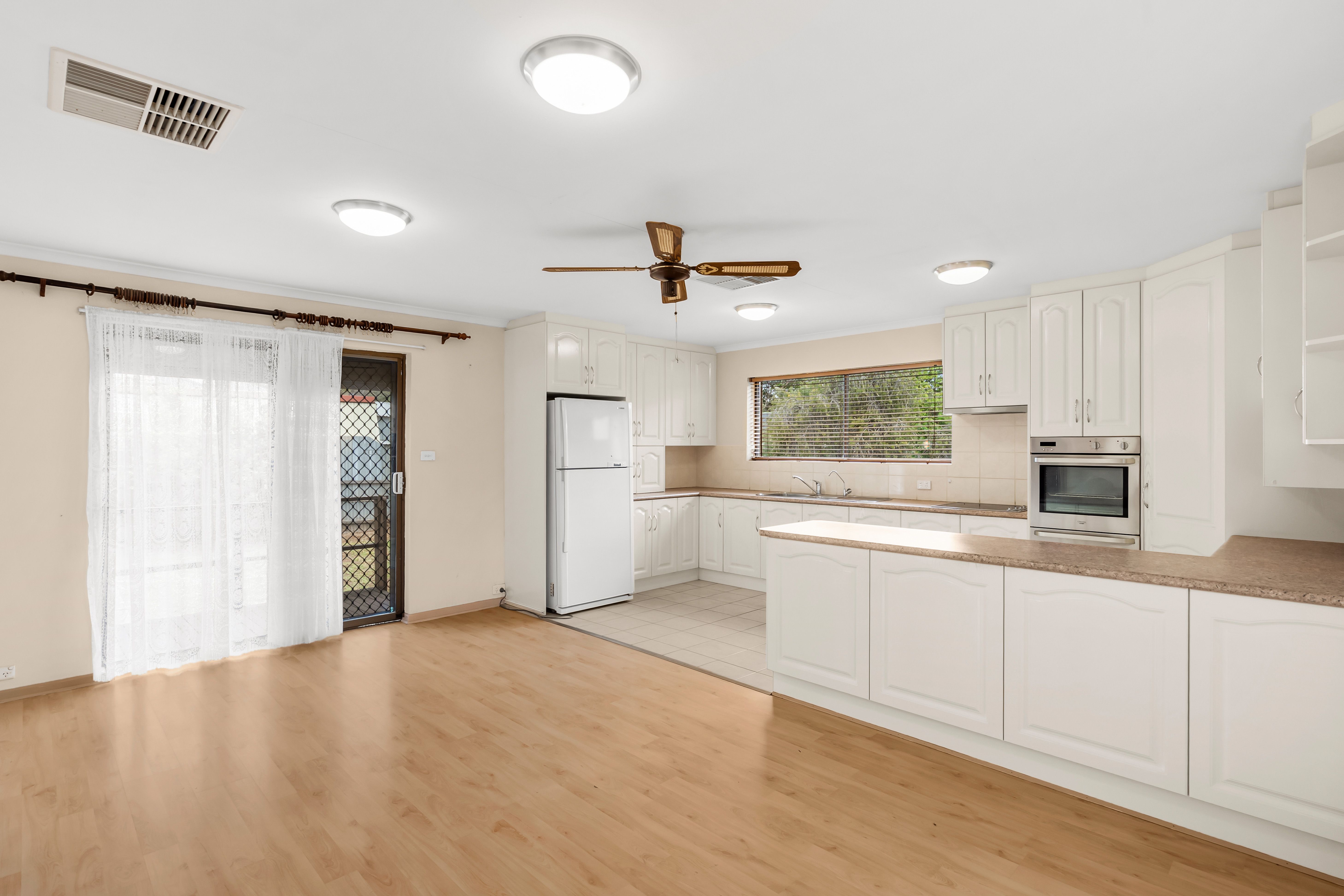 8 Verdon Drive — photo 9 of 28