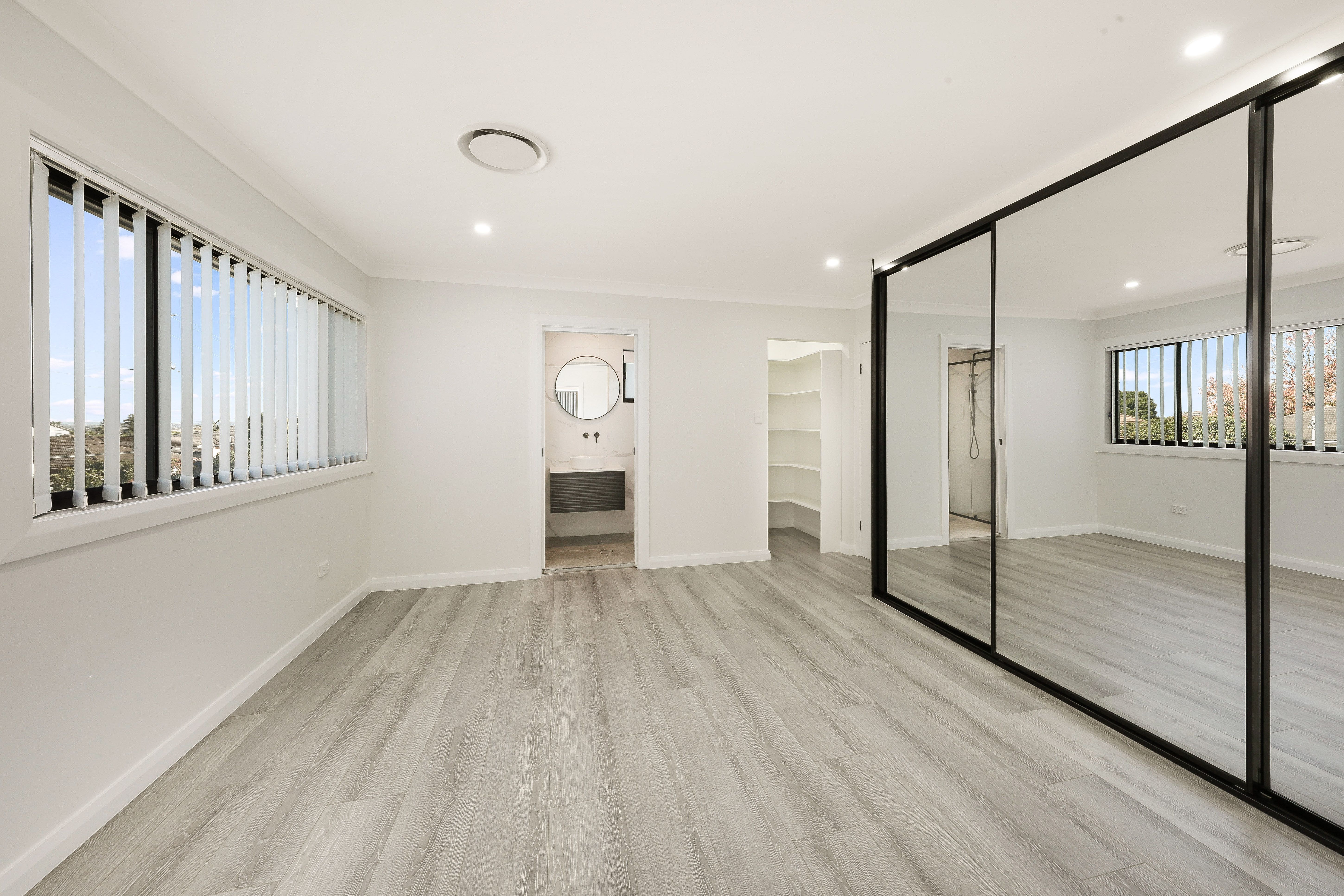 17 Henry Street — photo 10 of 11