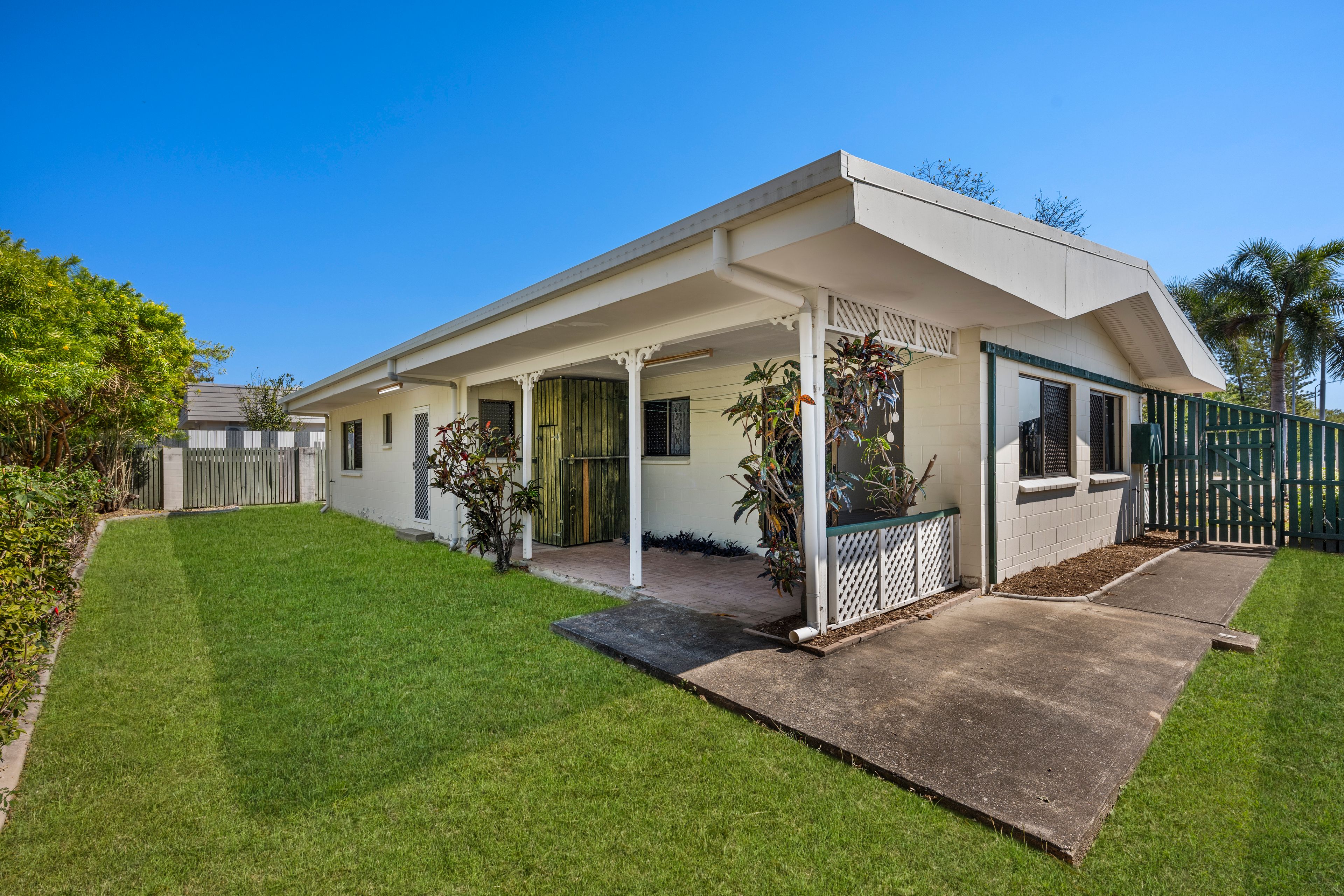 93 Yolanda Drive — photo 13 of 15