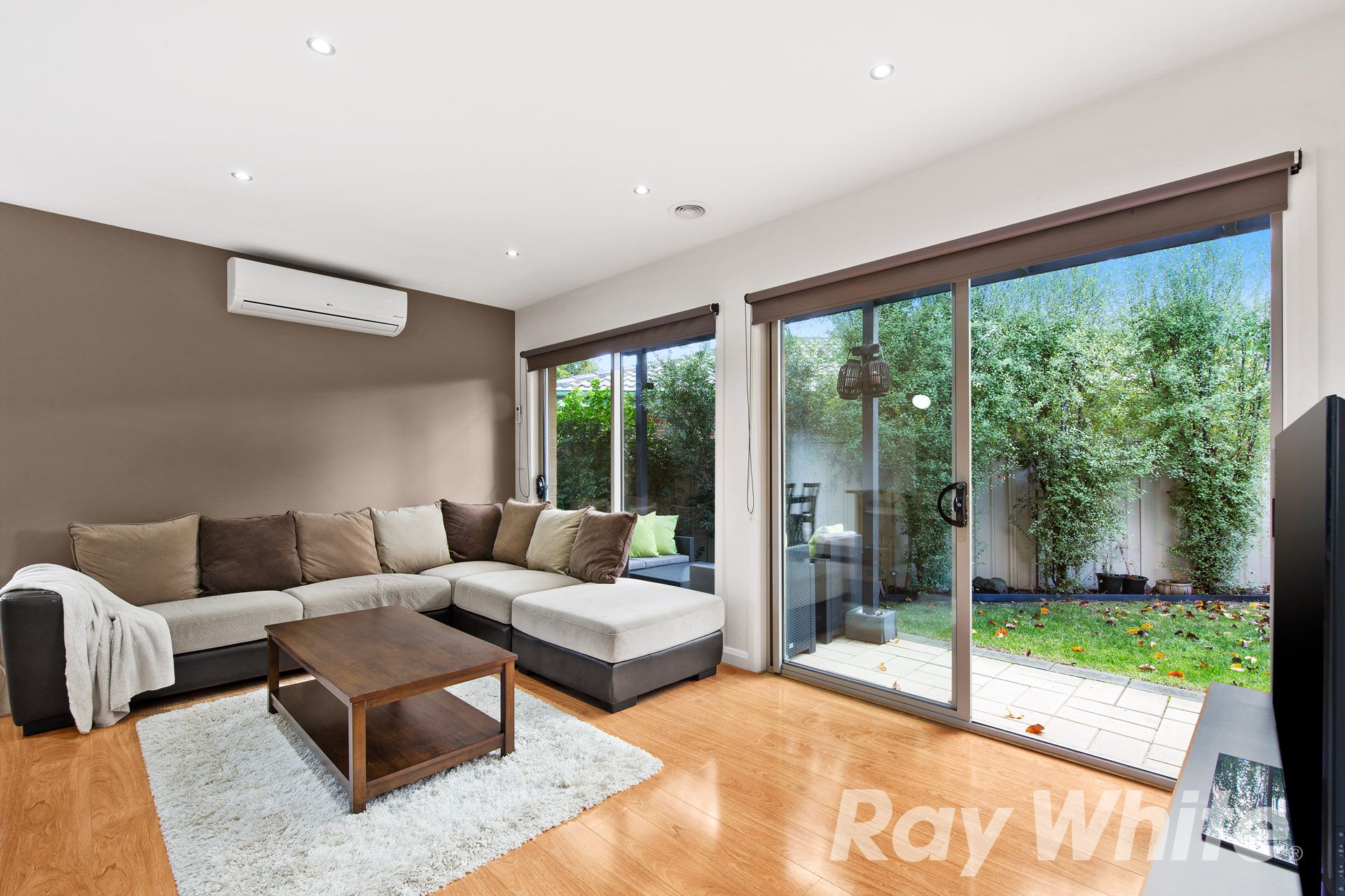 2/1 Moffat Close, Endeavour Hills, VIC 3802