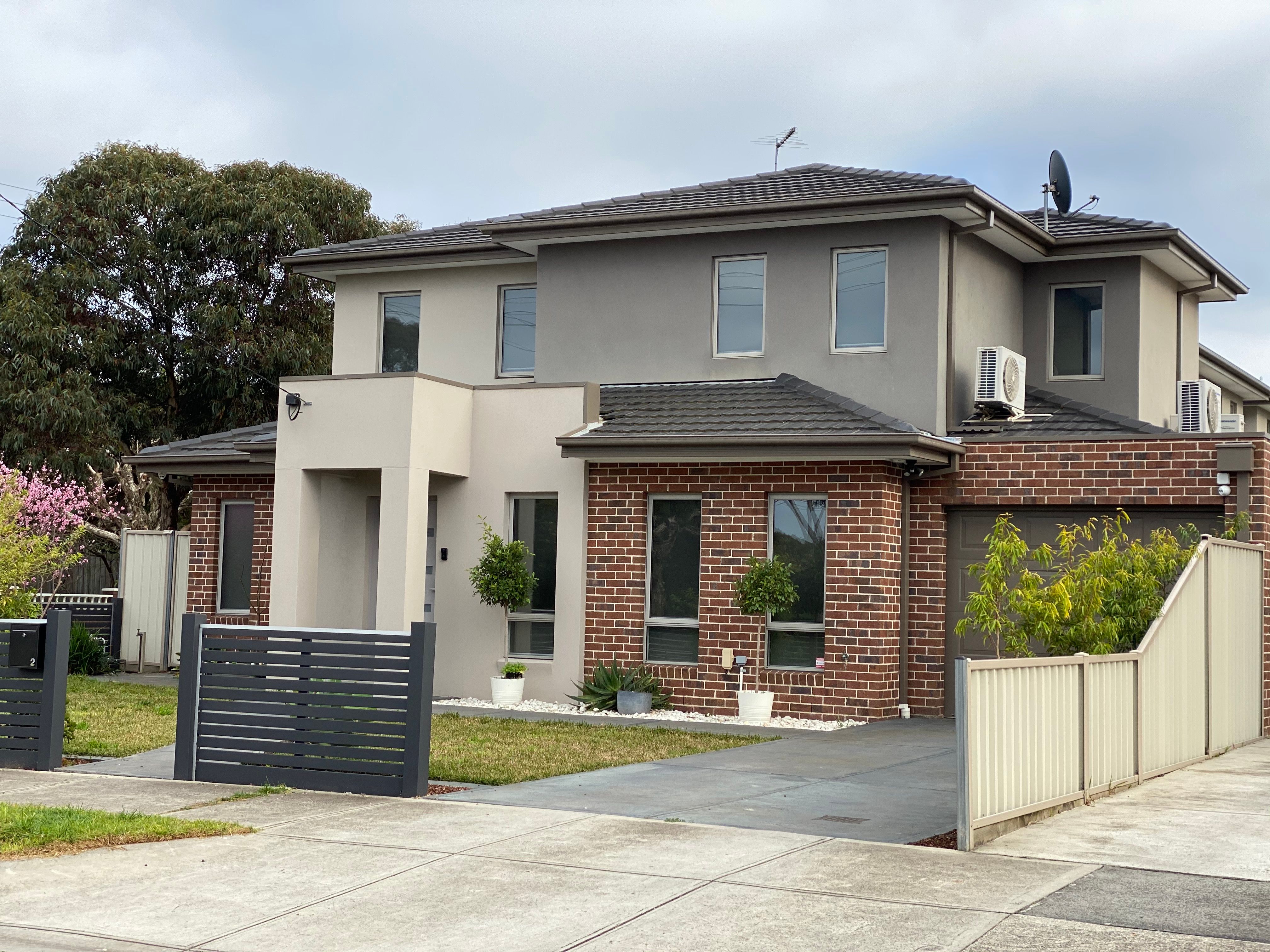 2 Robins Avenue, Reservoir, VIC 3073