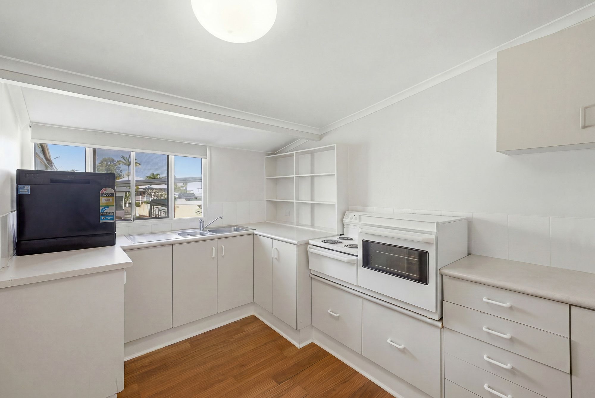 217 Tooley Street — photo 7 of 18