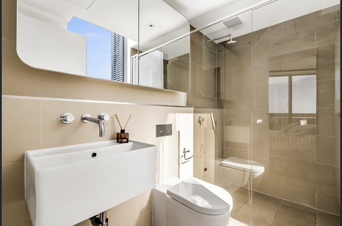 2401/555 Swanston Street — photo 6 of 13