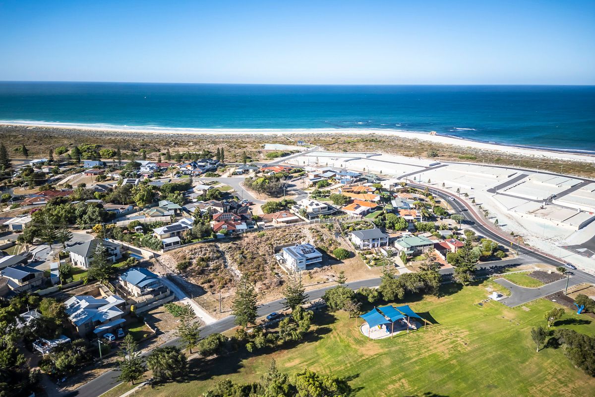 12 Charnwood Avenue, Two Rocks, WA 6037