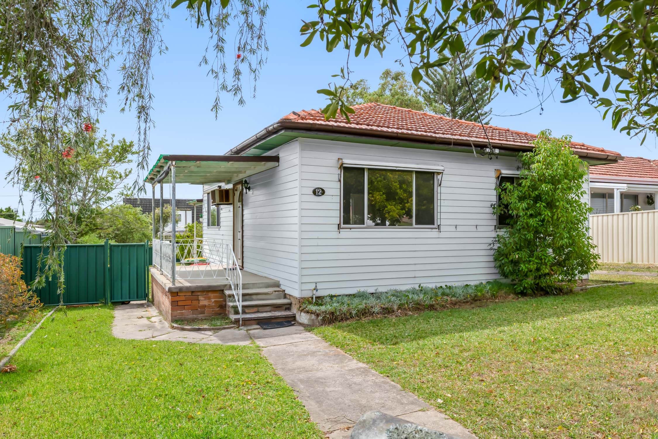 12 South Street, Killarney Vale, NSW 2261