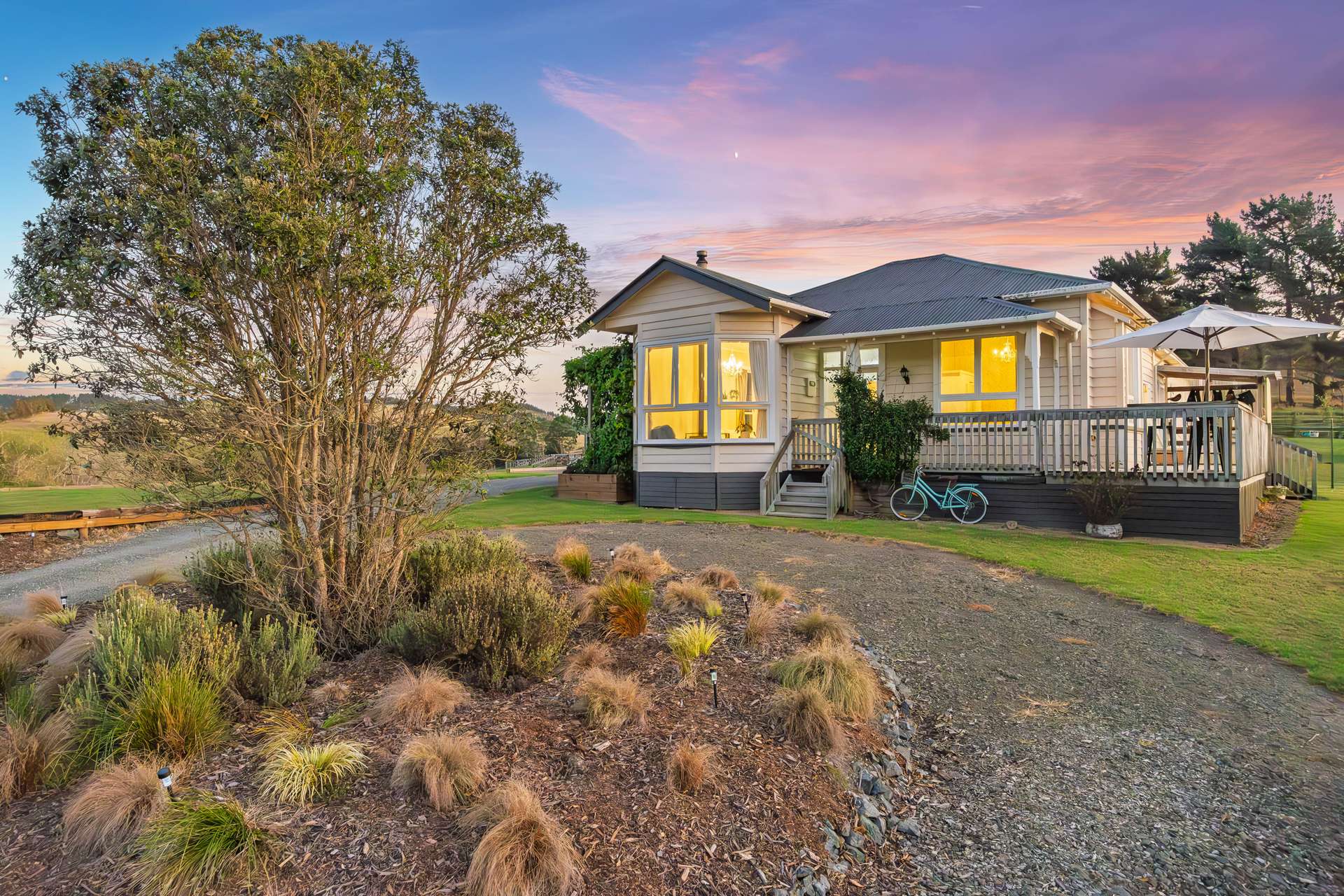 306 West Coast Road photo 2