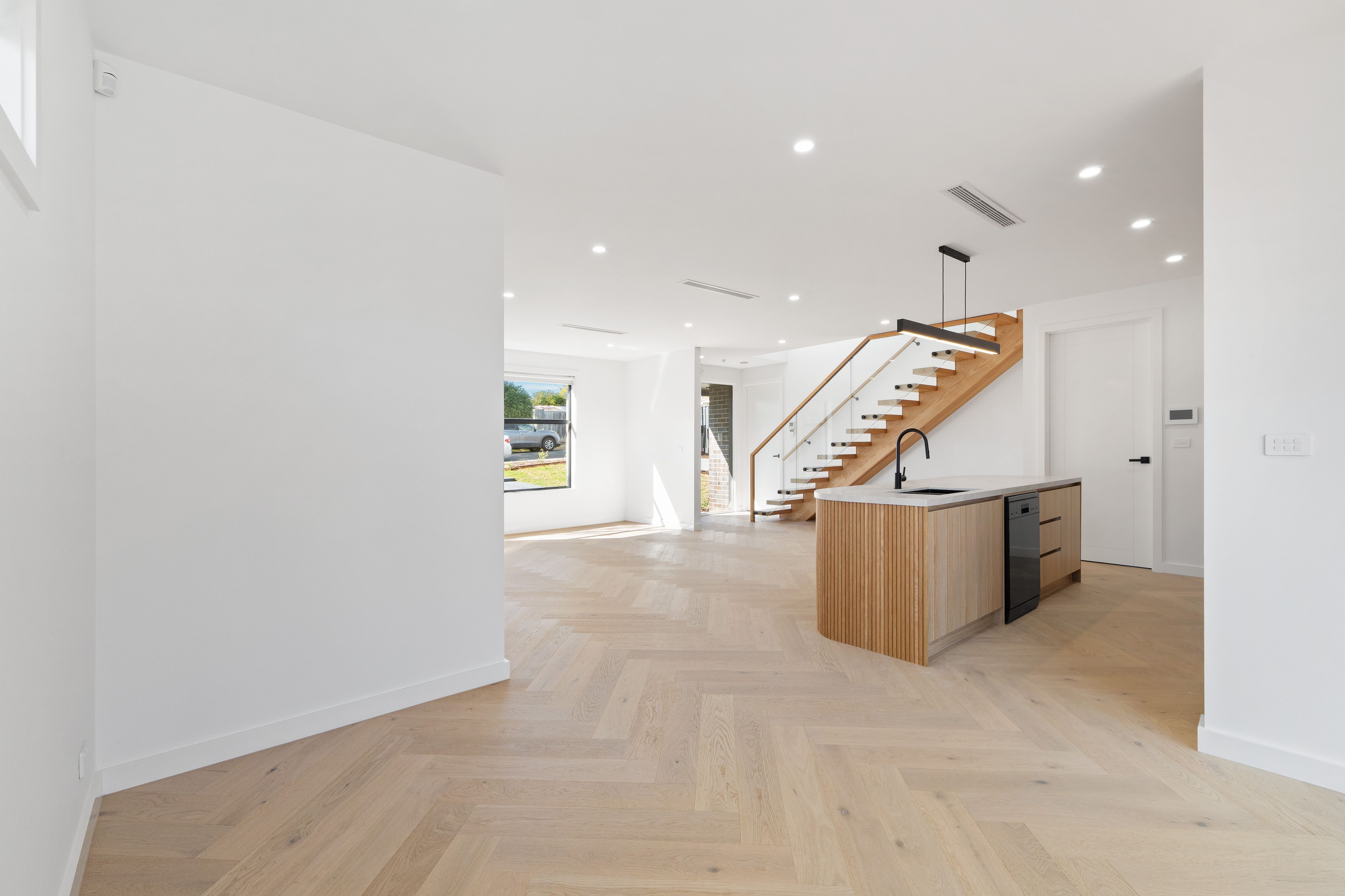 1/3 Munro Street — photo 4 of 8