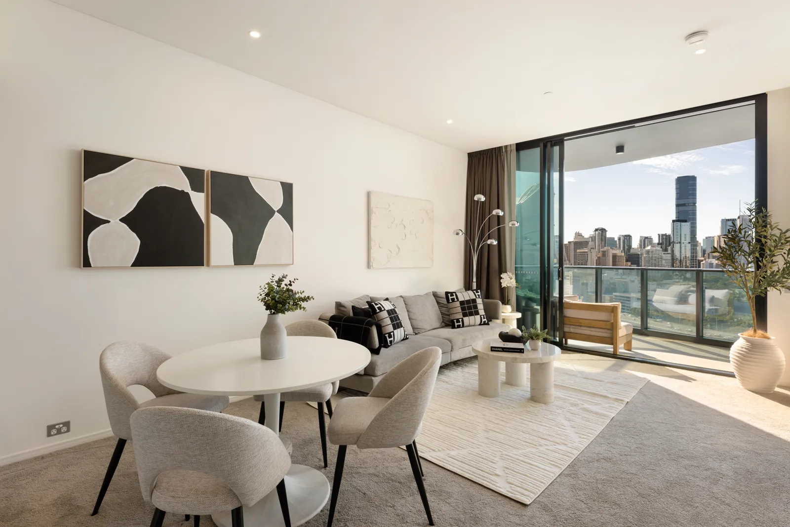 1402/9 Christie Street, South Brisbane