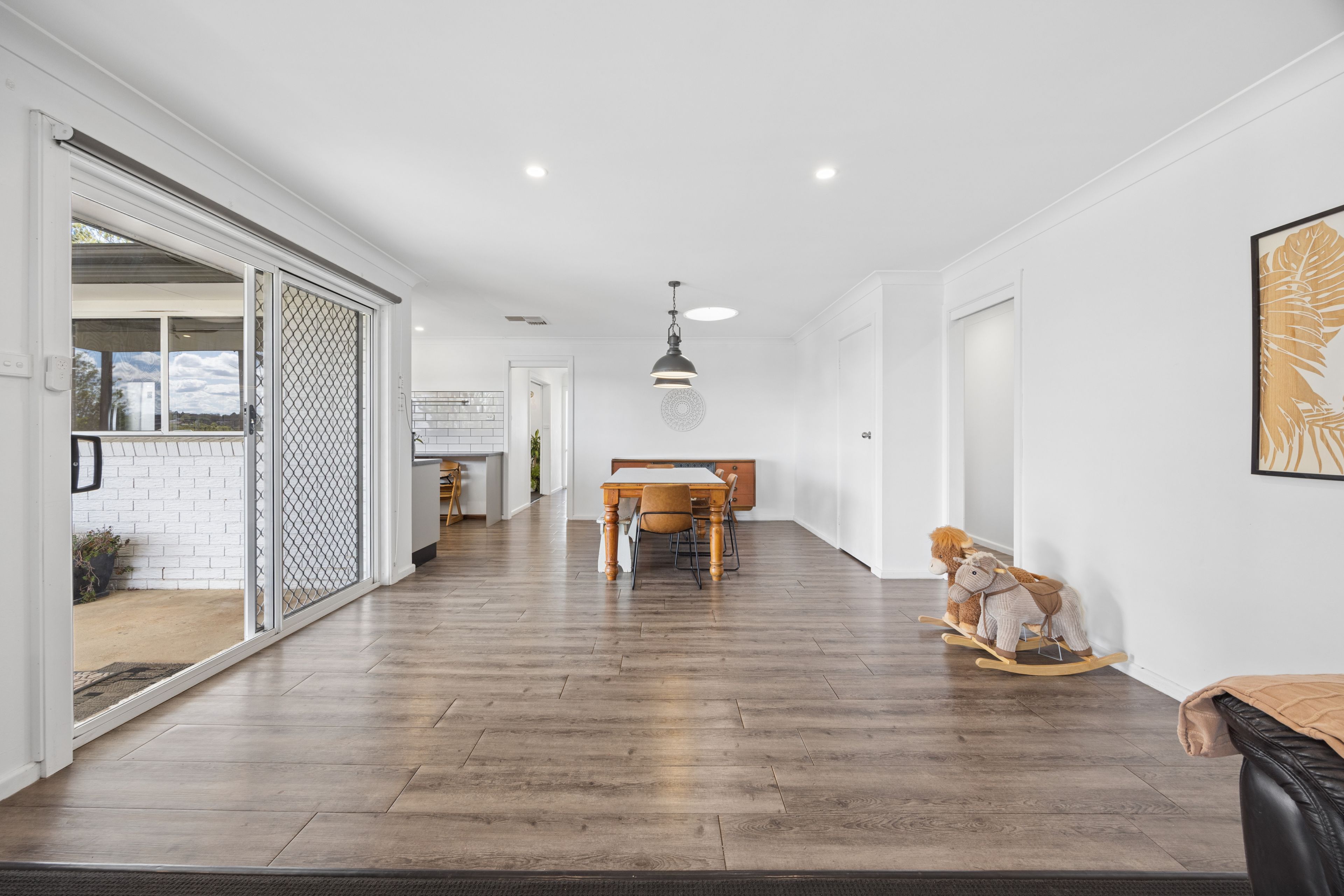 102 Willawong Street — photo 6 of 29