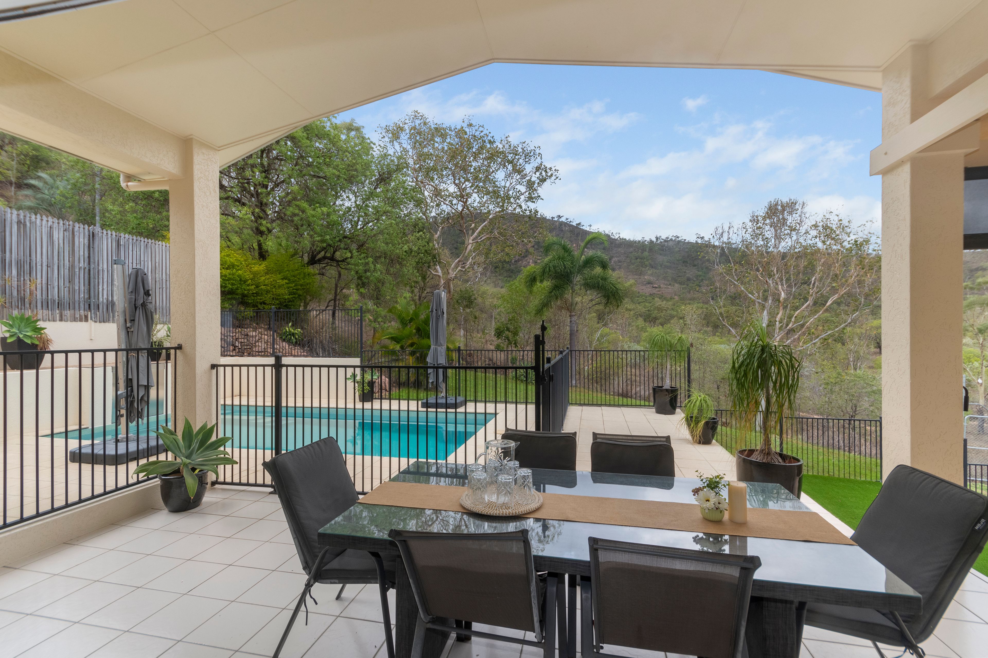 35 Coral Sea Crescent, Wulguru, QLD 4811