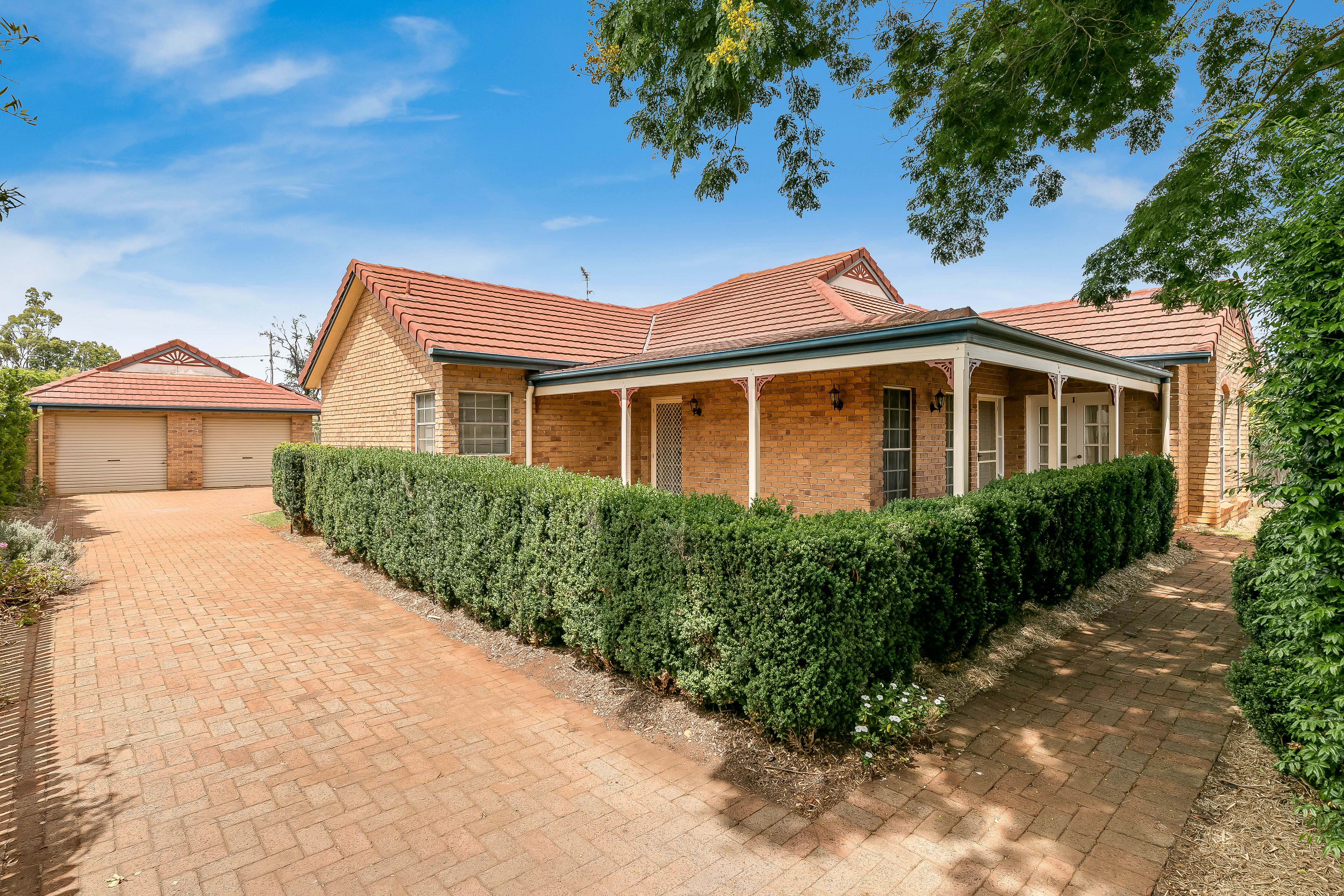 16 Hennenlotter Court, Kearneys Spring, QLD 4350