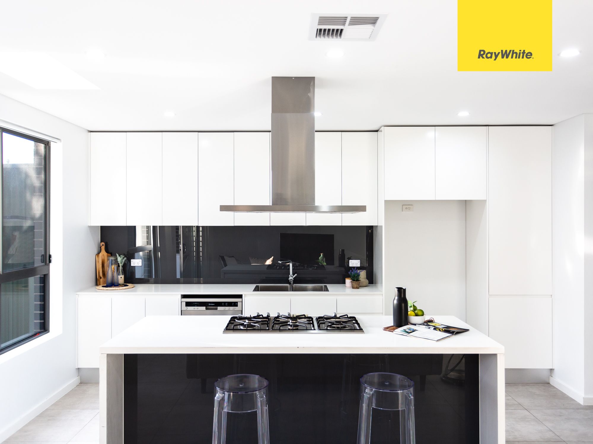 3 ENOGGERA Road, Beverly Hills, NSW 2209