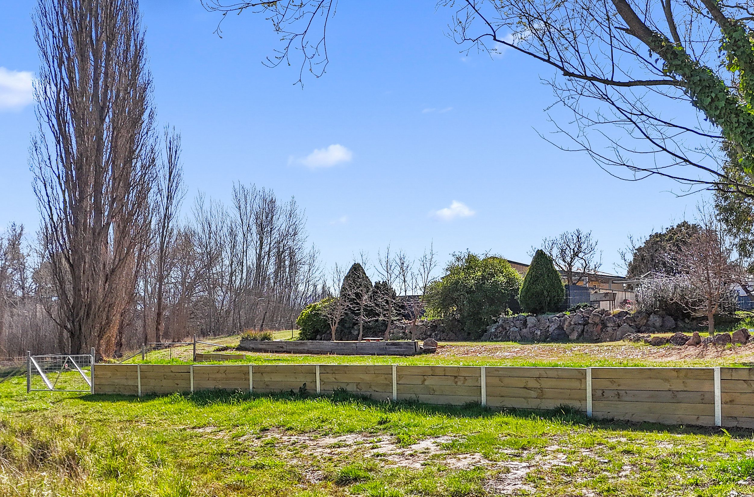 12 Swan Street — photo 3 of 14