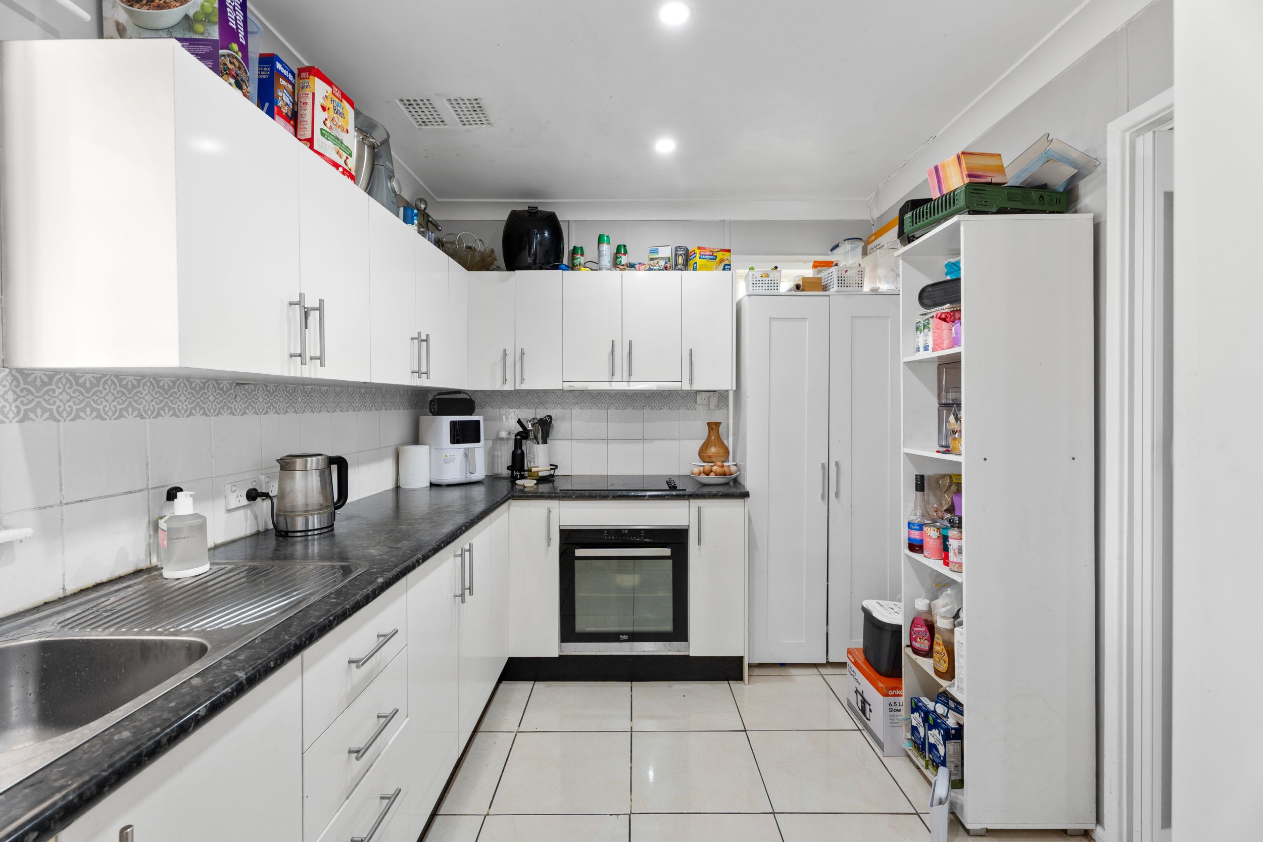 40 Sandakan Crescent, Lethbridge Park, NSW