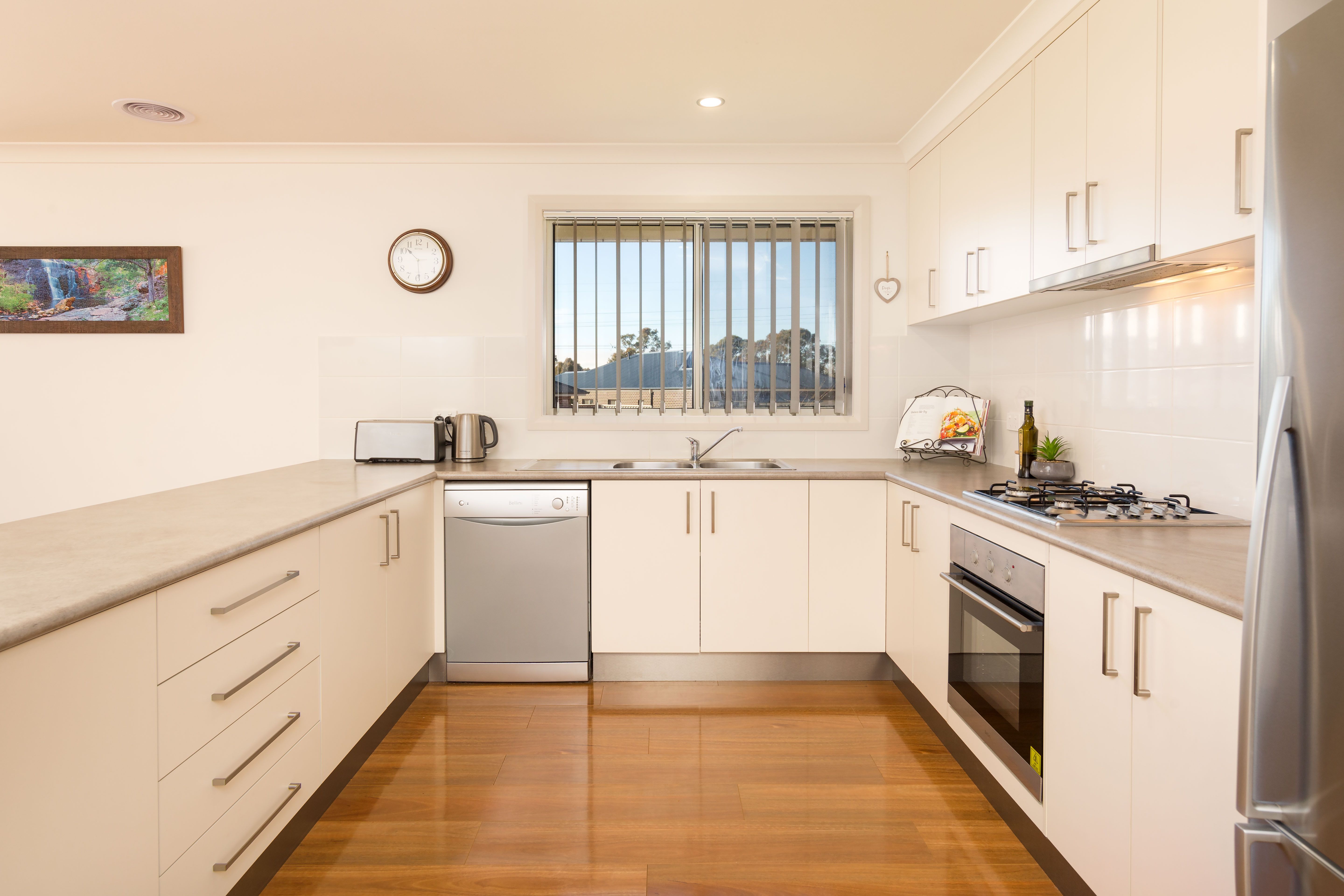 11 Baxter Court, Lavington, NSW 2641