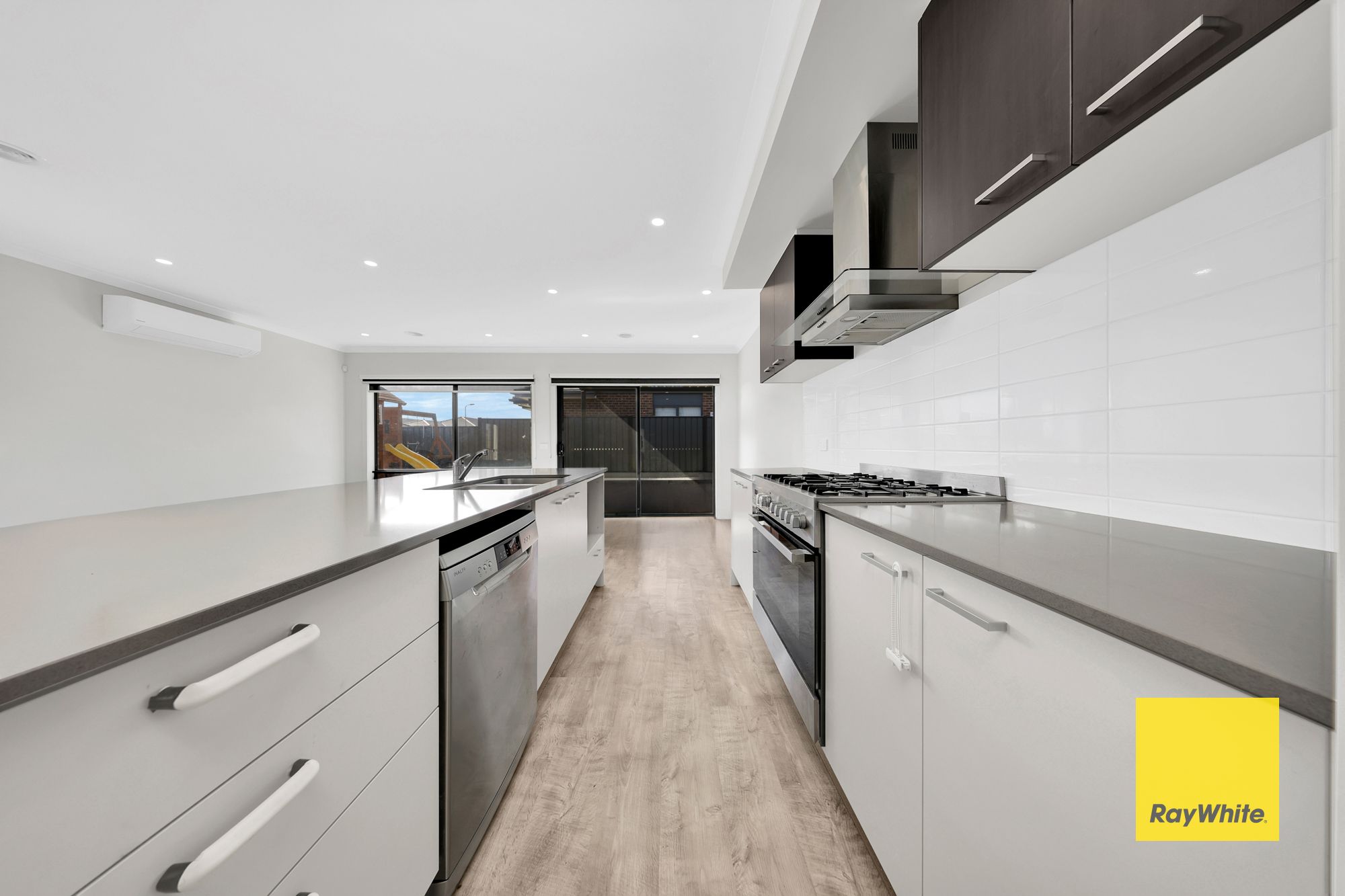 16 Edgedell Avenue — photo 7 of 18
