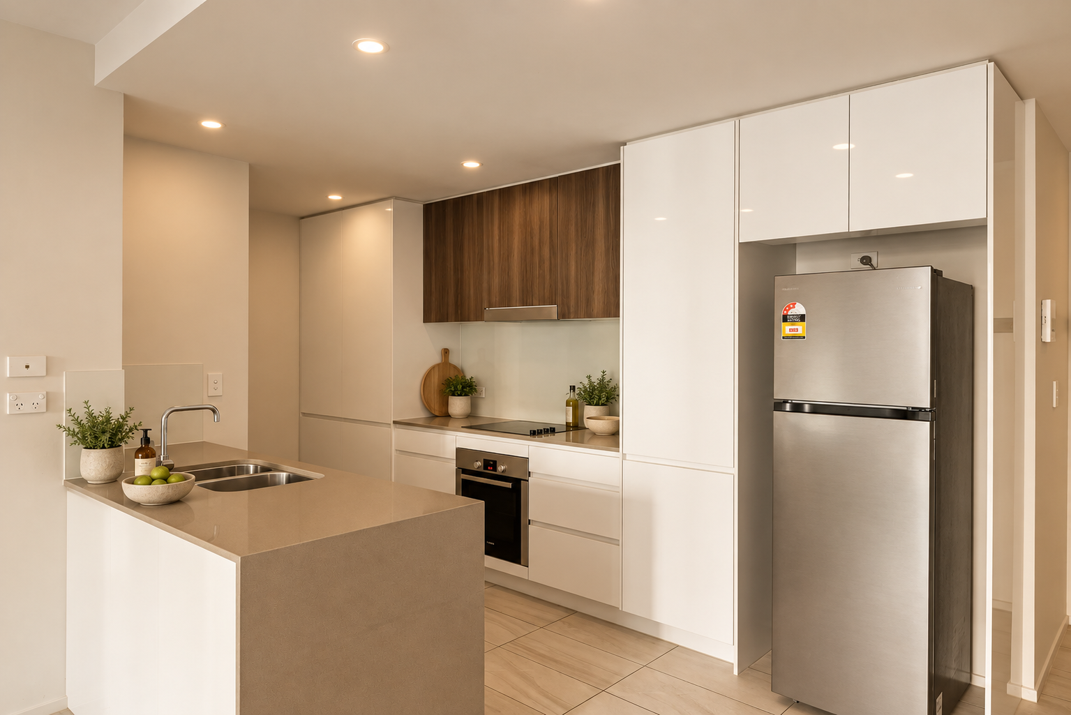405/8 Hunt Street — photo 6 of 14