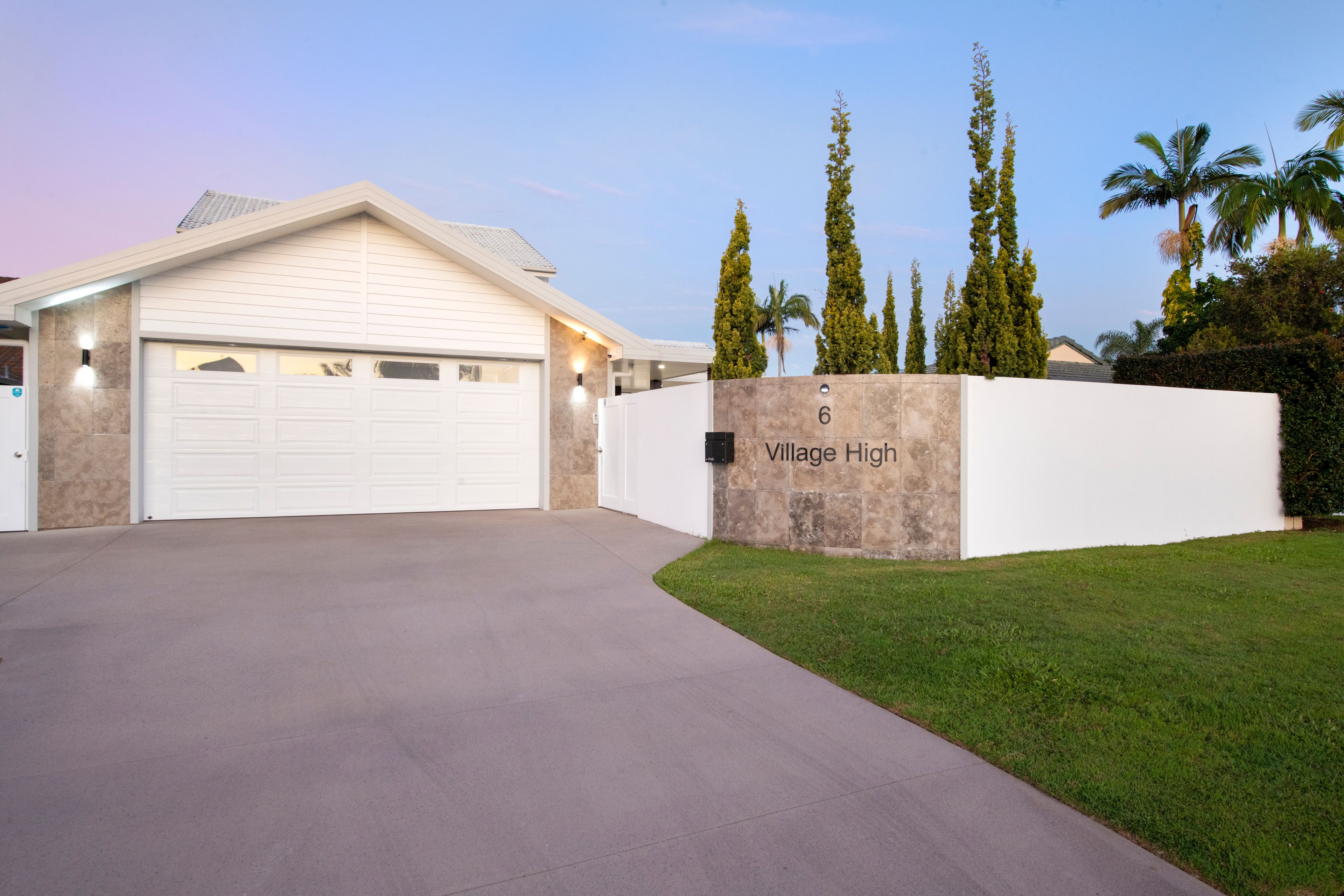 6 Village High Road, Benowa, QLD 4217