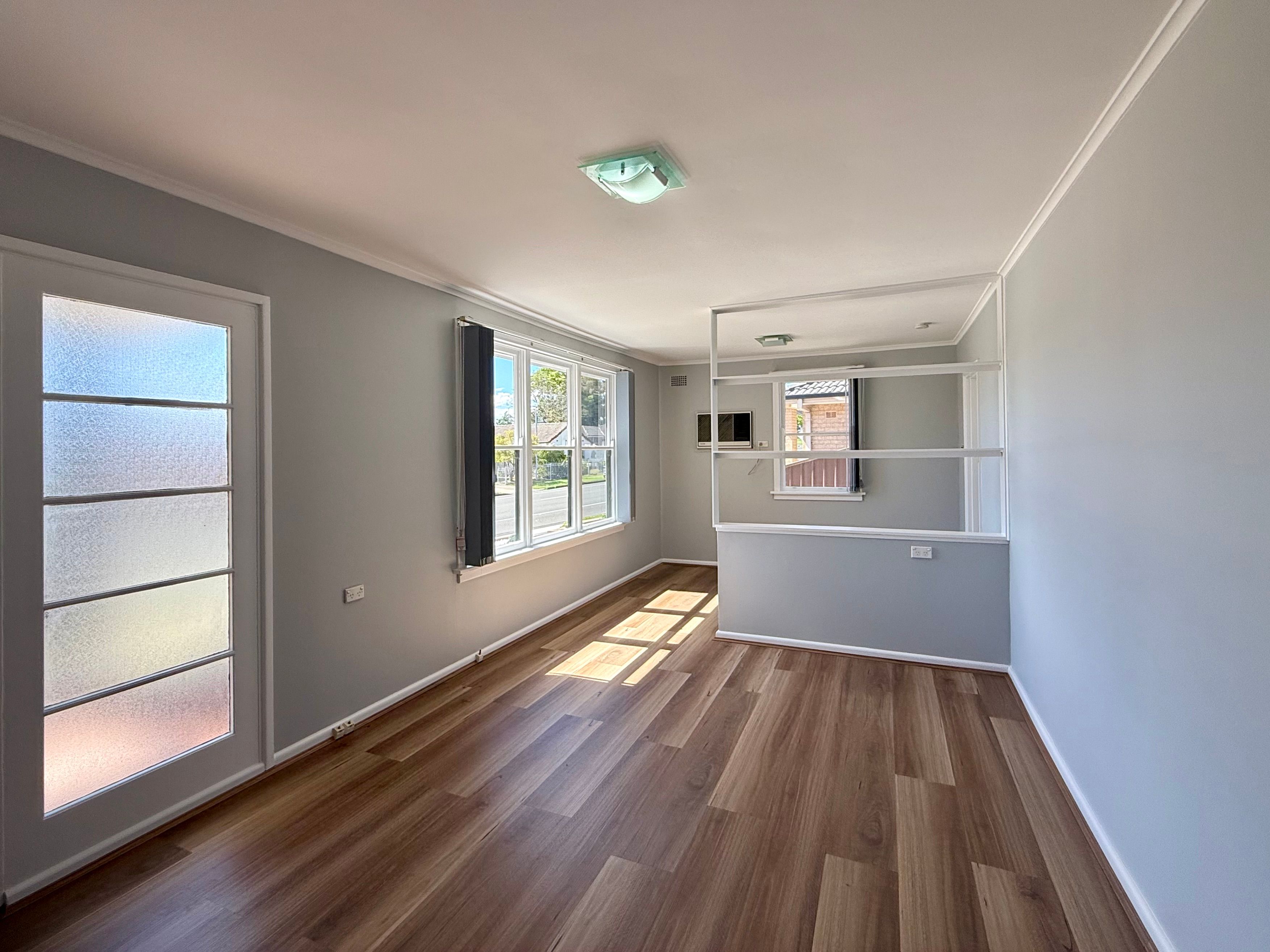 54 Lindesay Street — photo 5 of 8