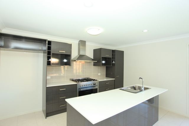 16 Melville Parade, North Lakes, QLD 4509