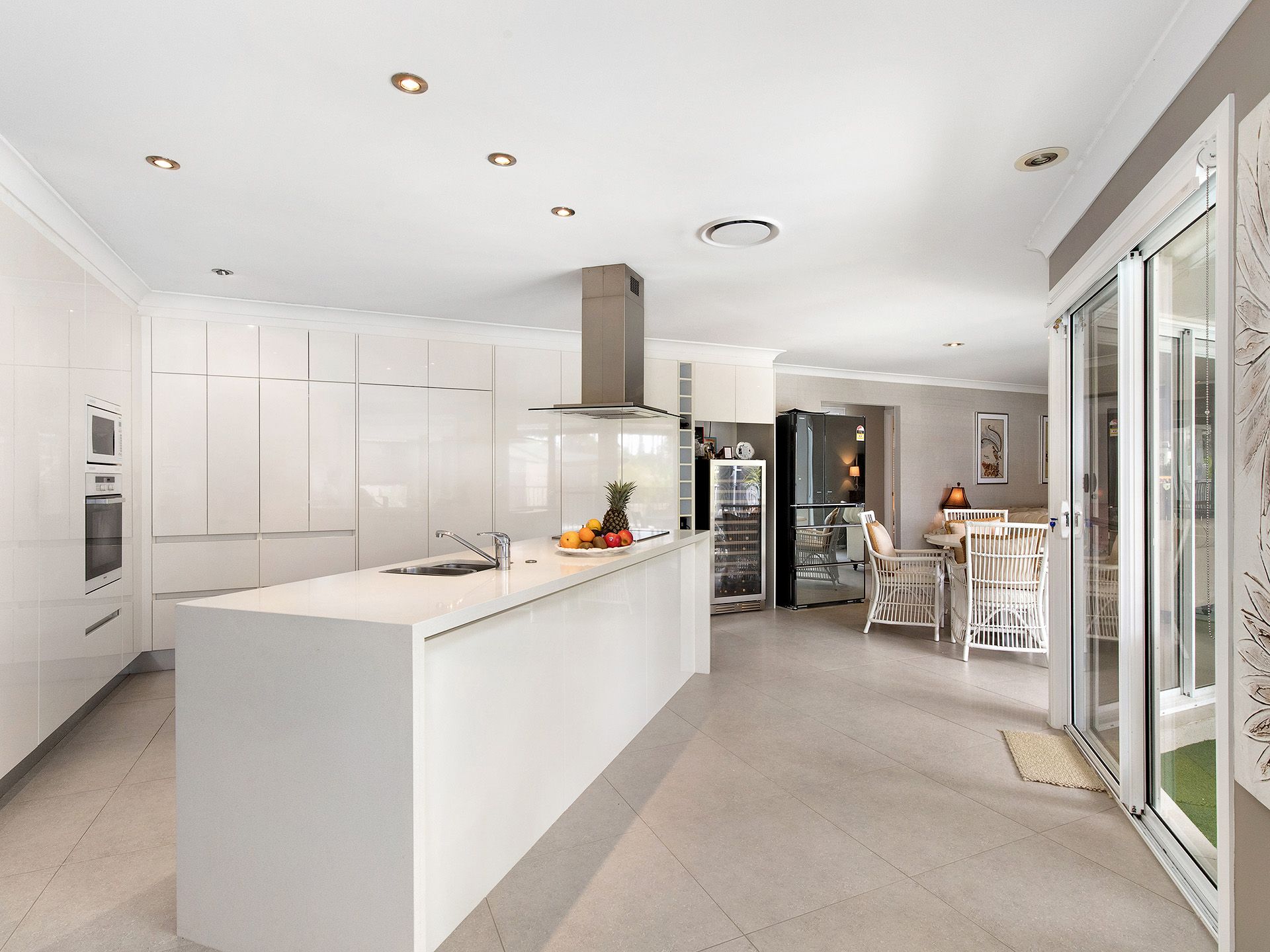135 Santa Cruz Boulevard, Clear Island Waters, QLD 4226