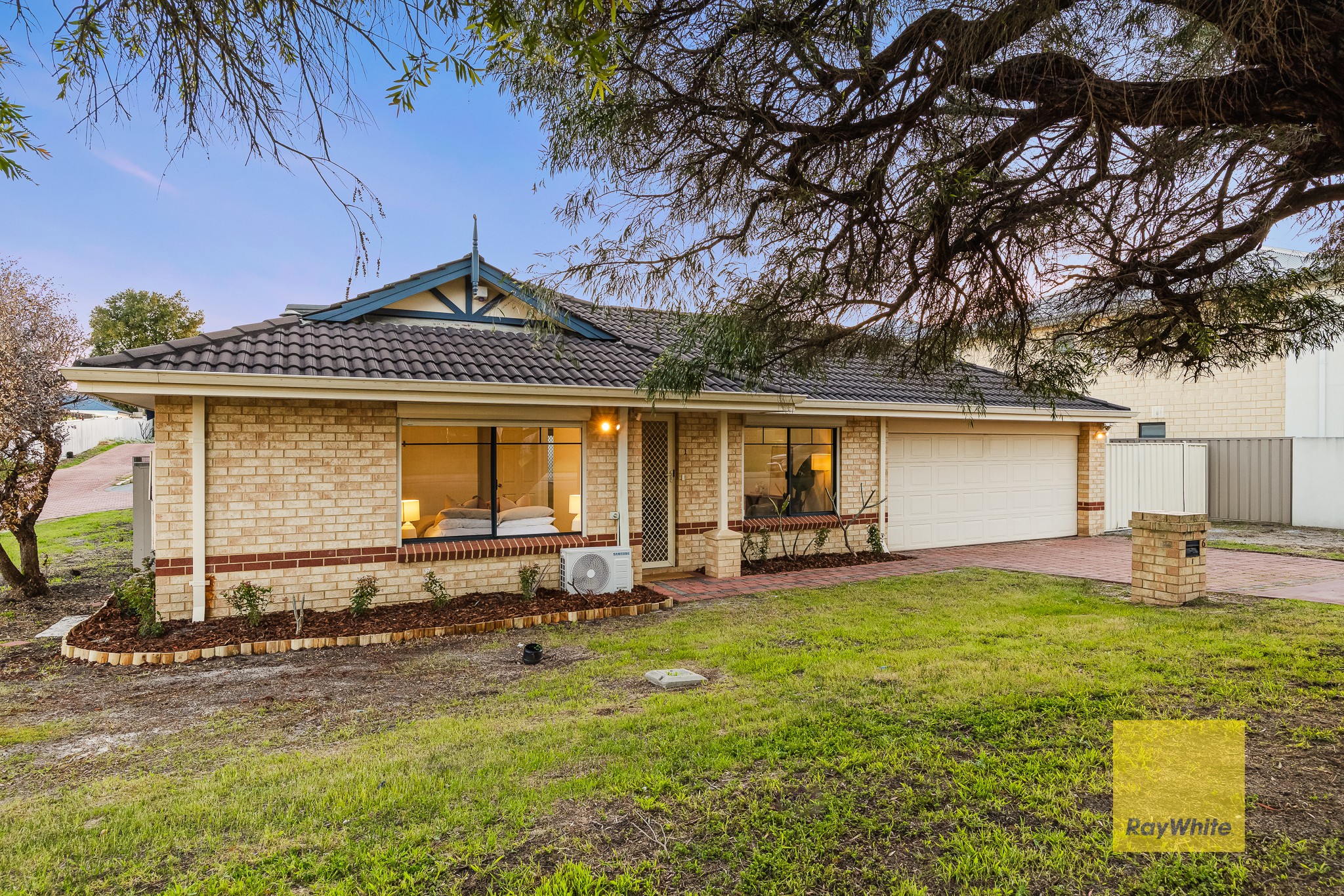 1/6 Whiteside Street, Cloverdale, WA 6105