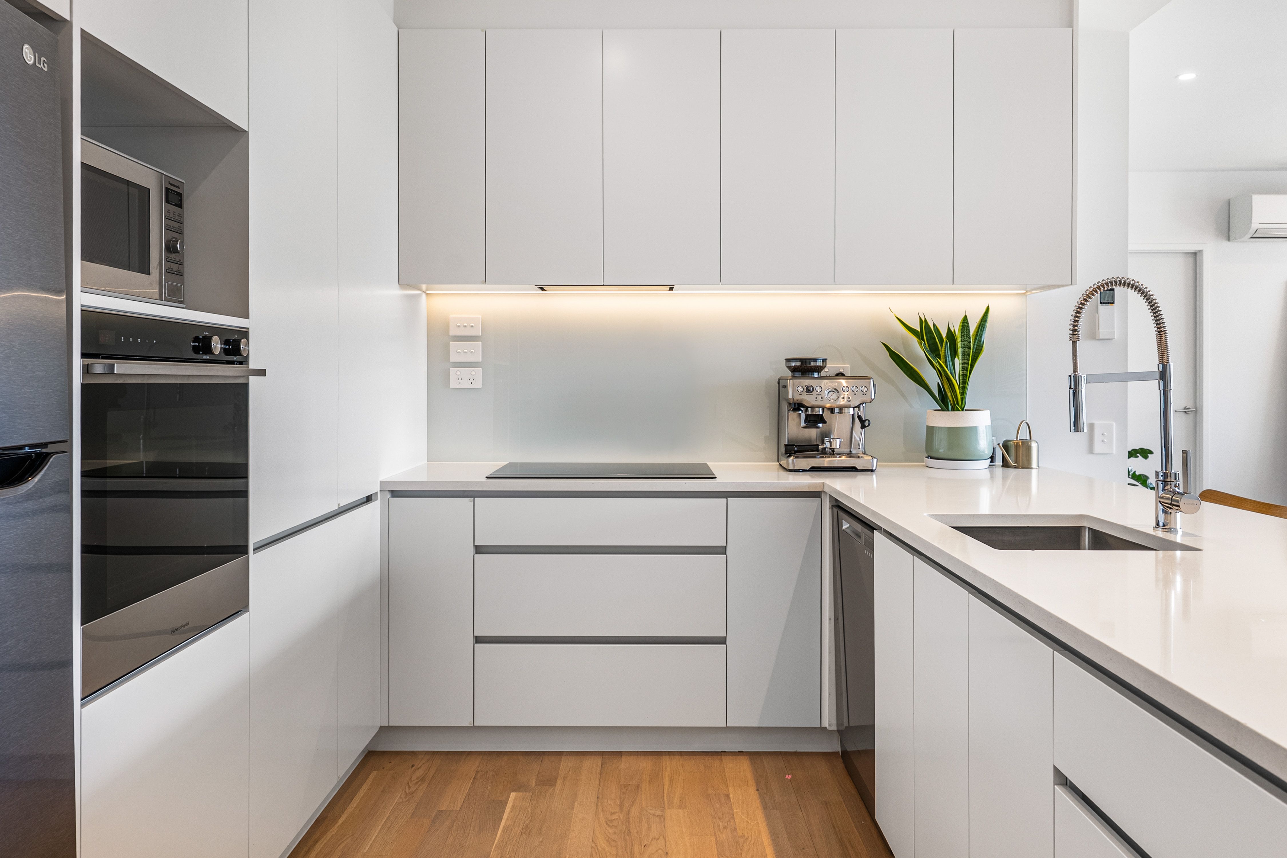 207/8A Lake Pupuke Drive, Takapuna, North Shore City