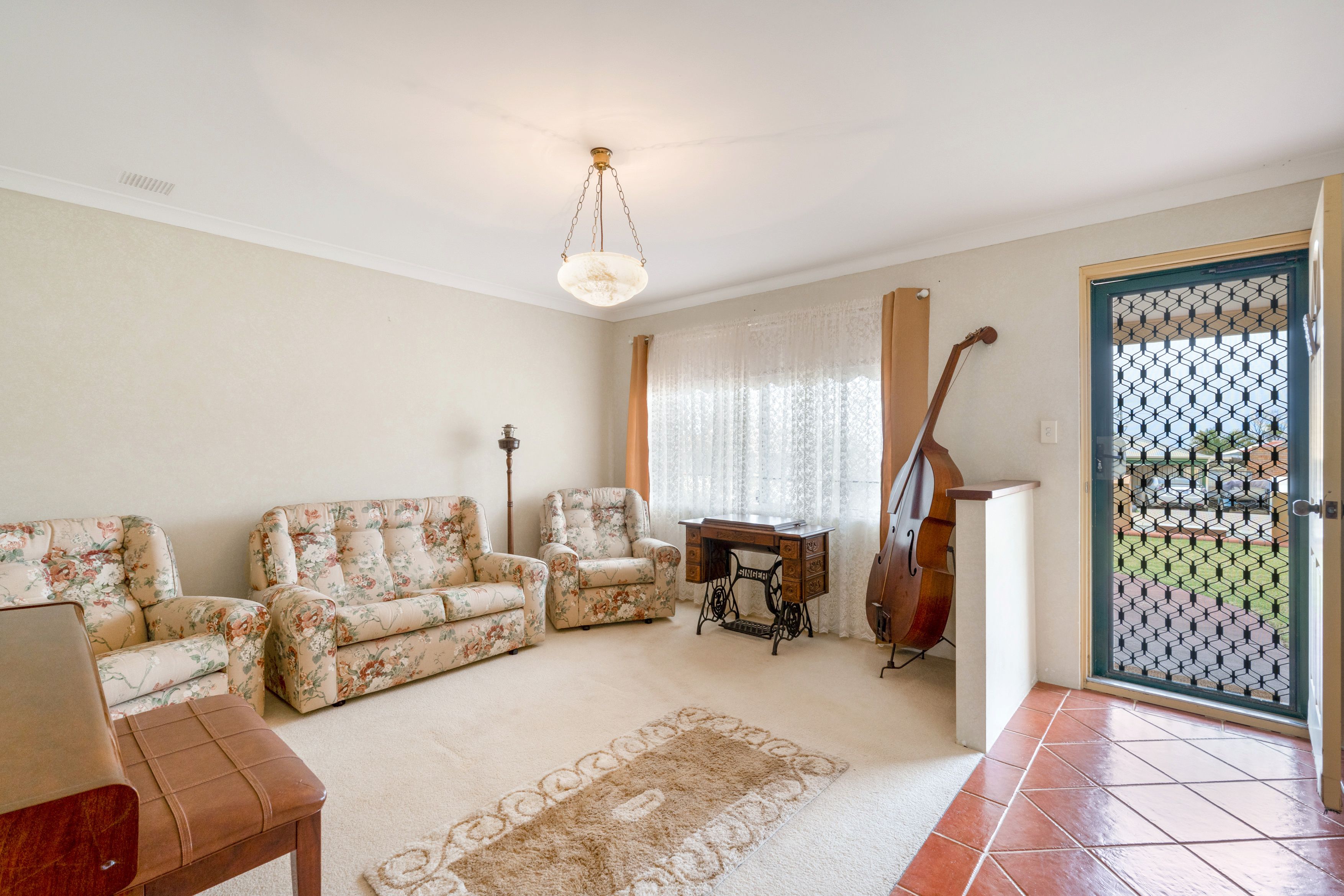 50 Ullinger Loop, Marangaroo, WA 6064