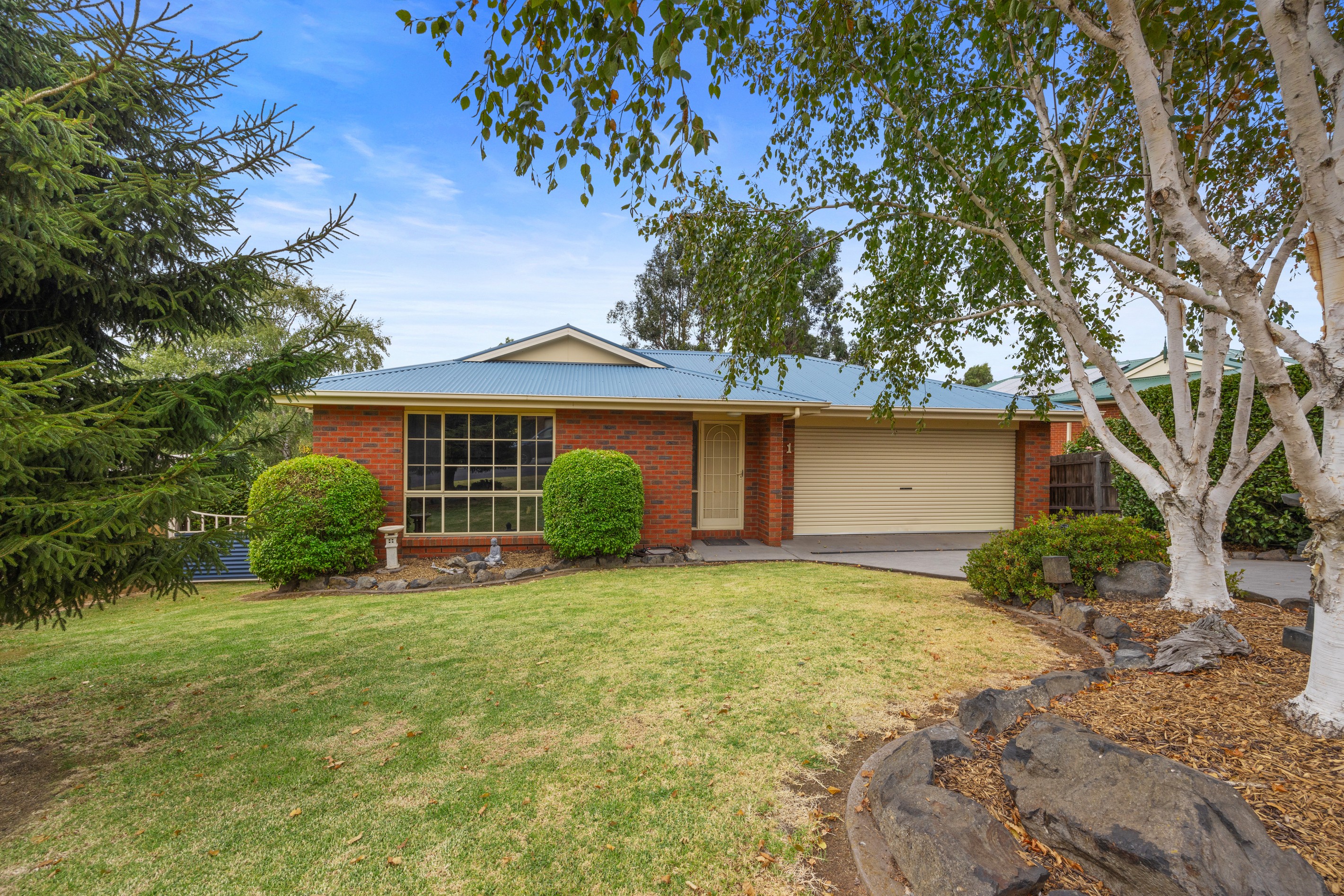 1 Eden Crescent, Leongatha, VIC 3953