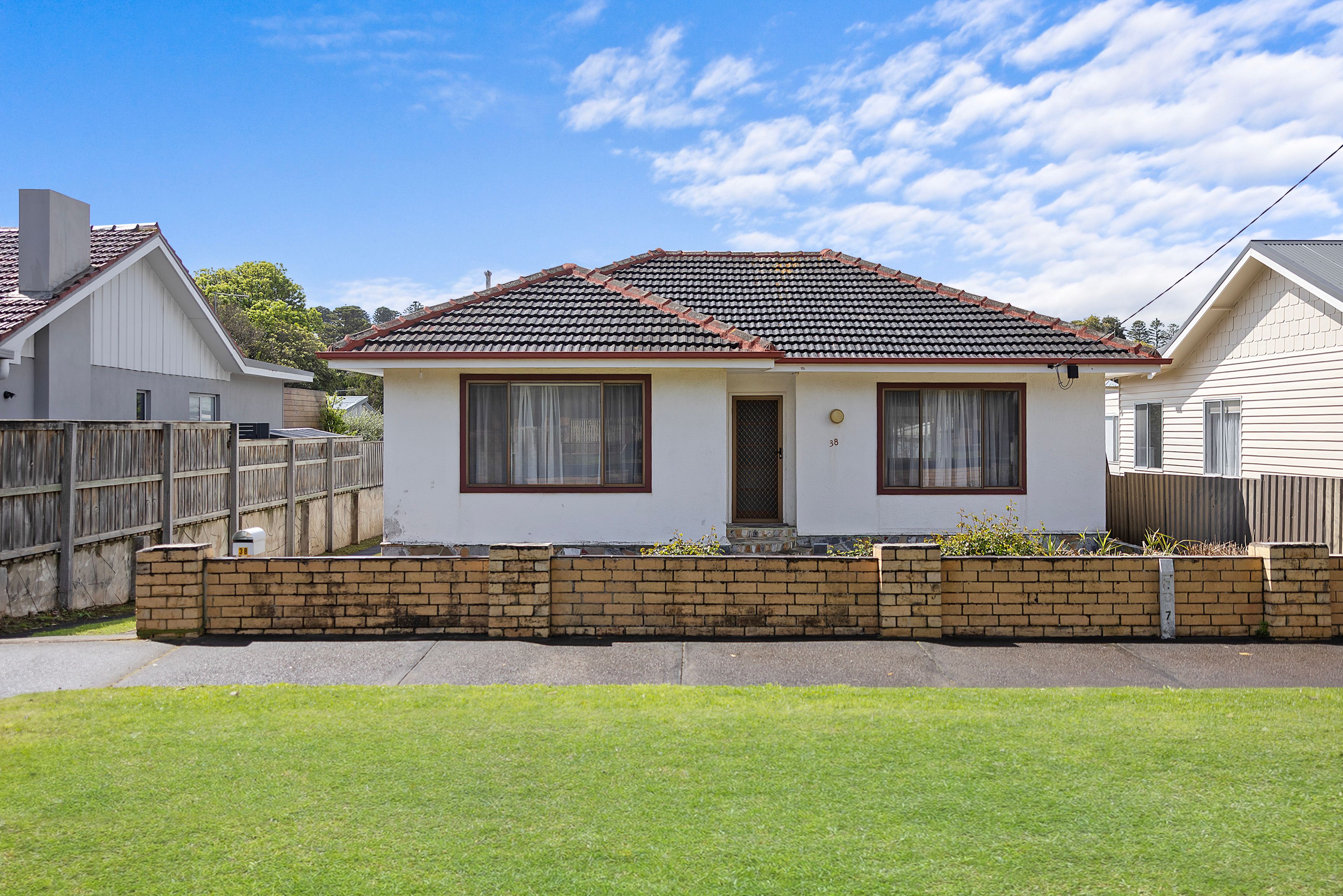 38 Koroit Street — photo from Ray White Warrnambool