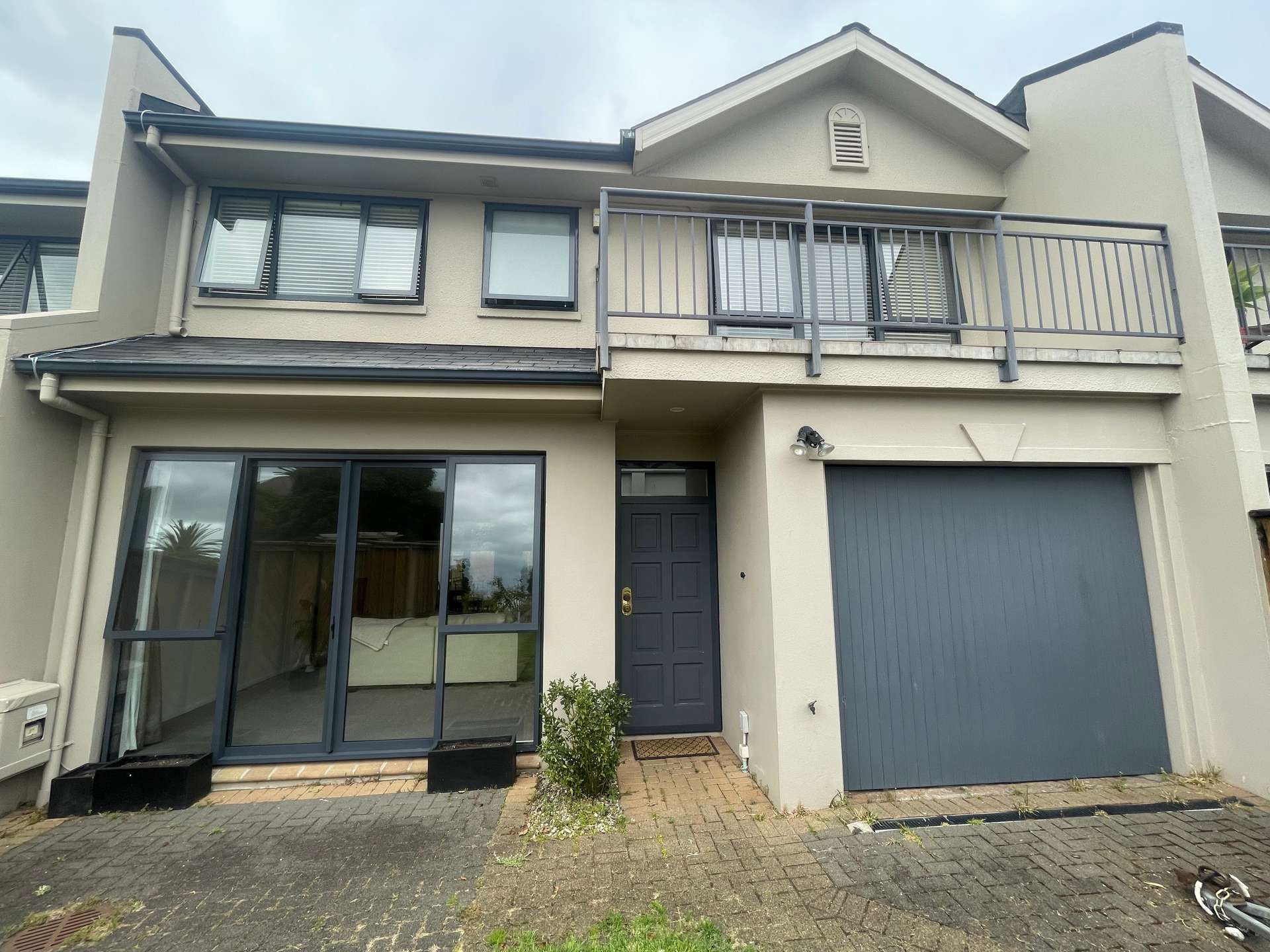 8 Riccarton Way photo 1