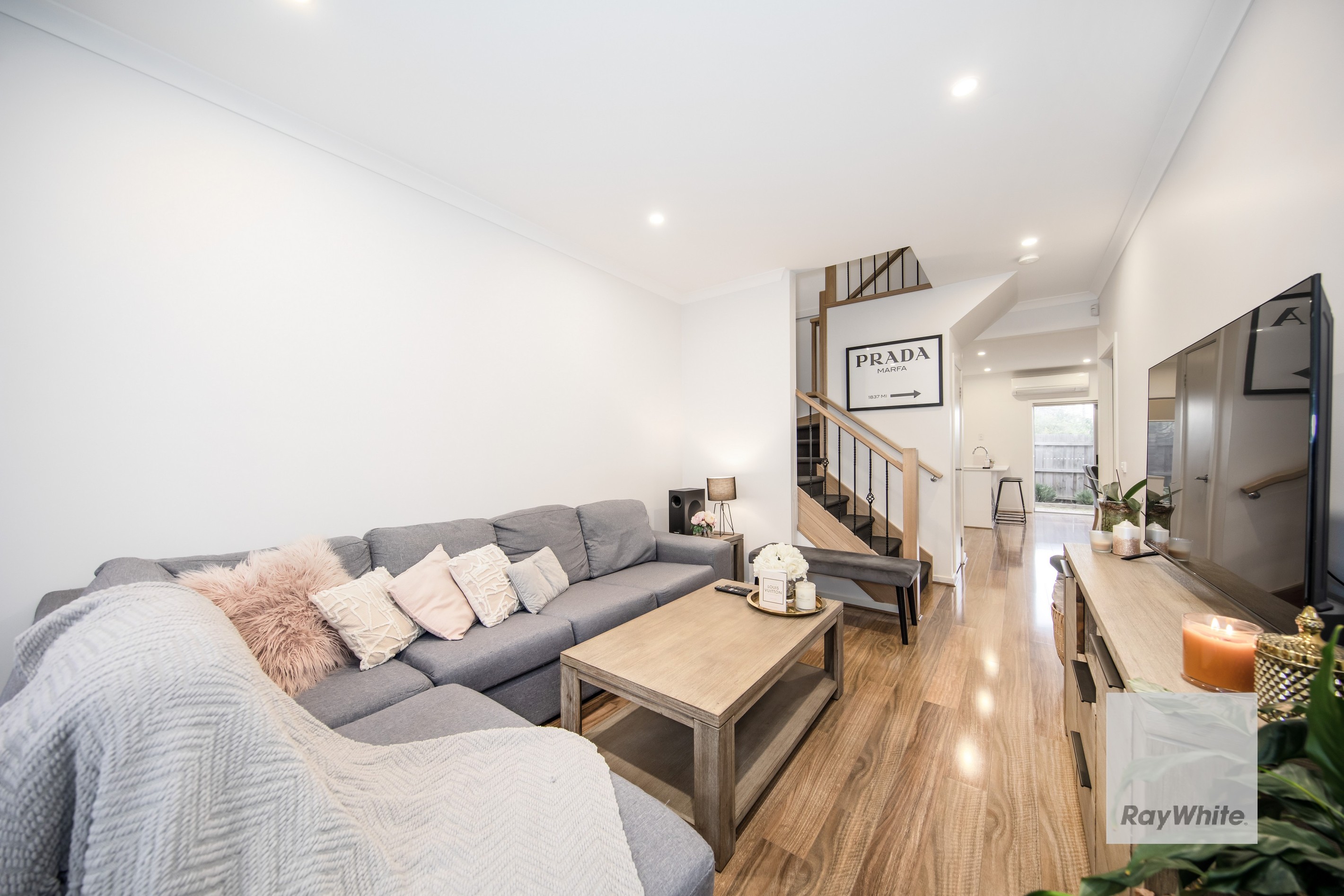 4/3 Victoria Road, Sydenham, VIC 3037