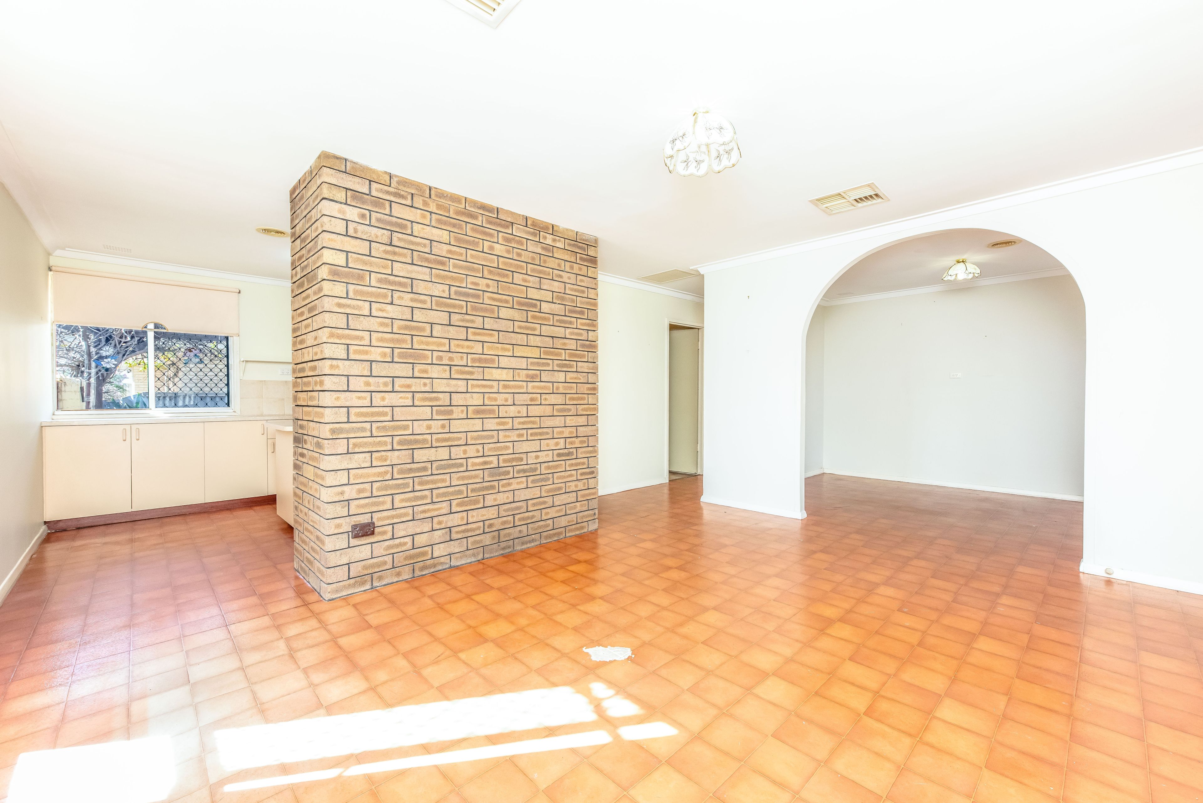 260 Second Street, Wonthella, WA 6530