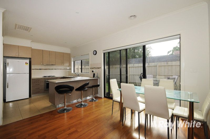 2/18 Armata Crescent, Frankston North, VIC 3200